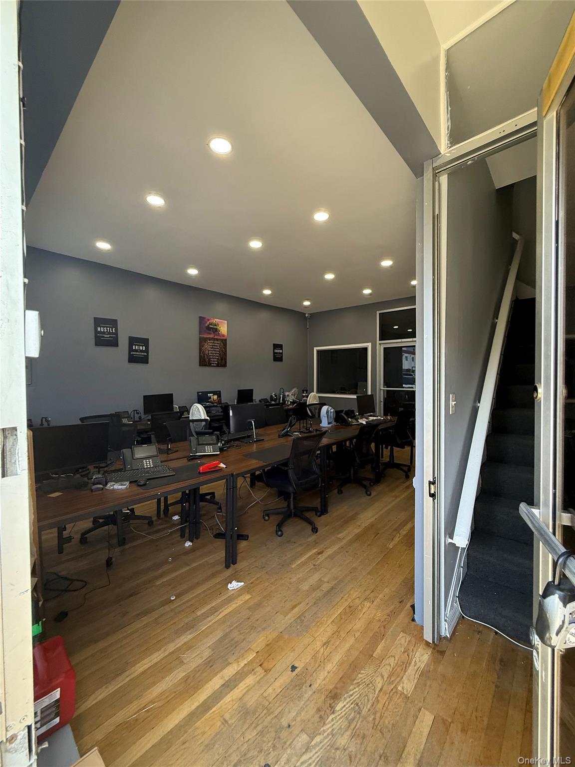 Commercial Lease Queens  Queens, NY 11435, MLS-963201-4