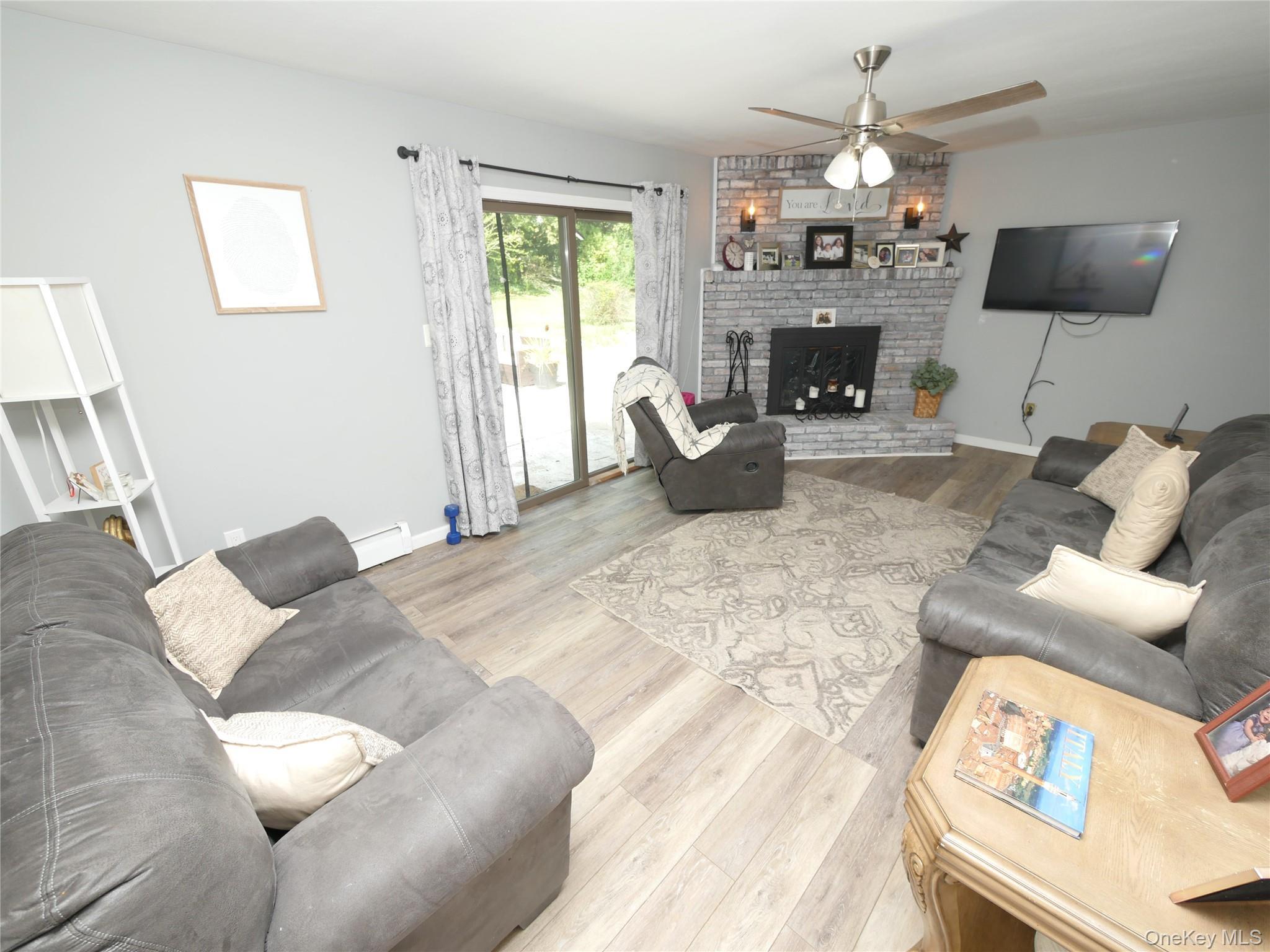 Single Family Block  Suffolk County, NY 11776, MLS-963204-7