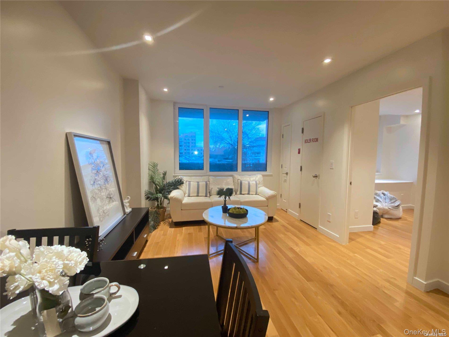 Condo Parsons  Queens, NY 11355, MLS-963224-20