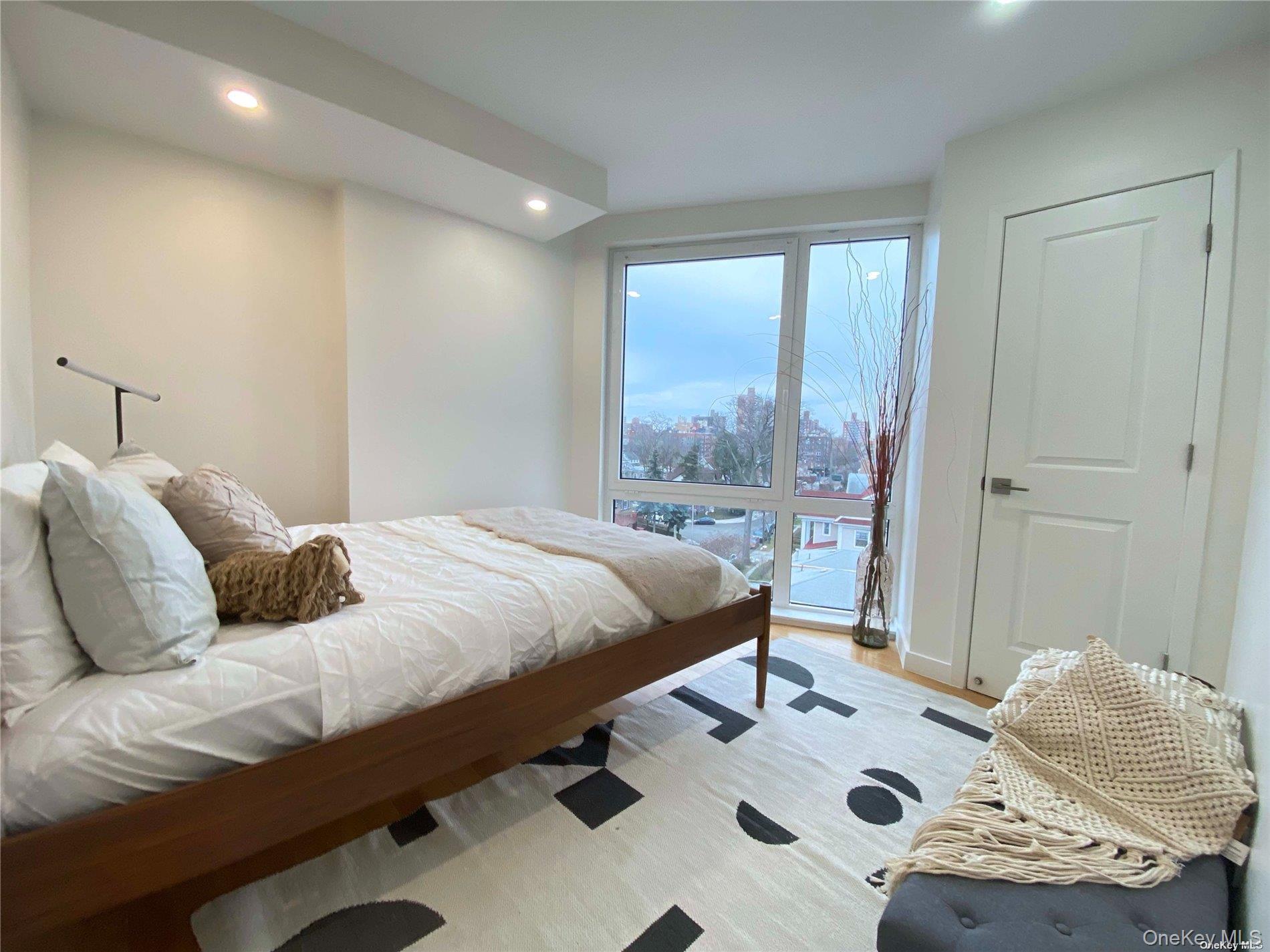 Condo Parsons  Queens, NY 11355, MLS-963224-9