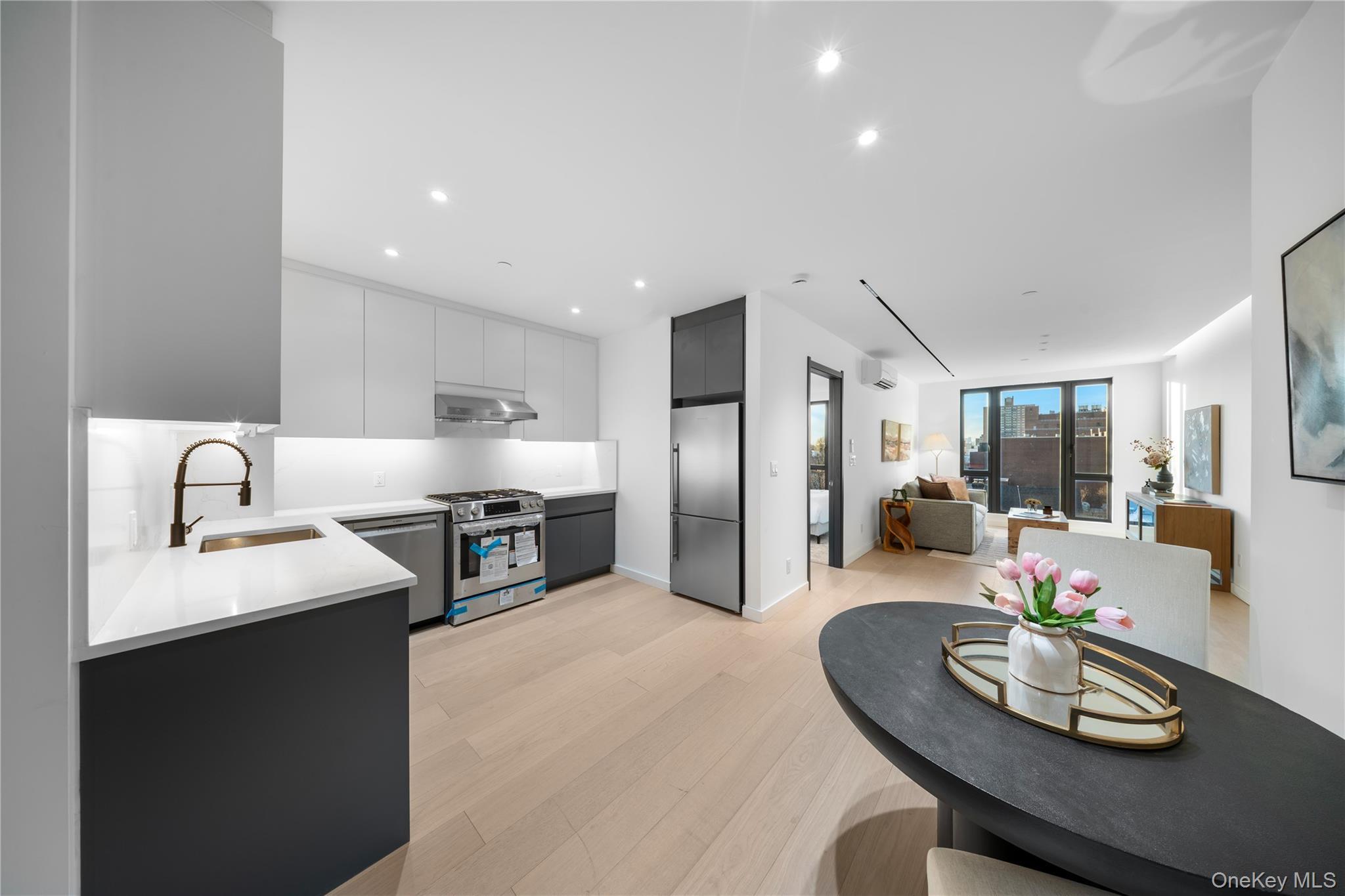 Condo 72nd  Queens, NY 11375, MLS-963261-19