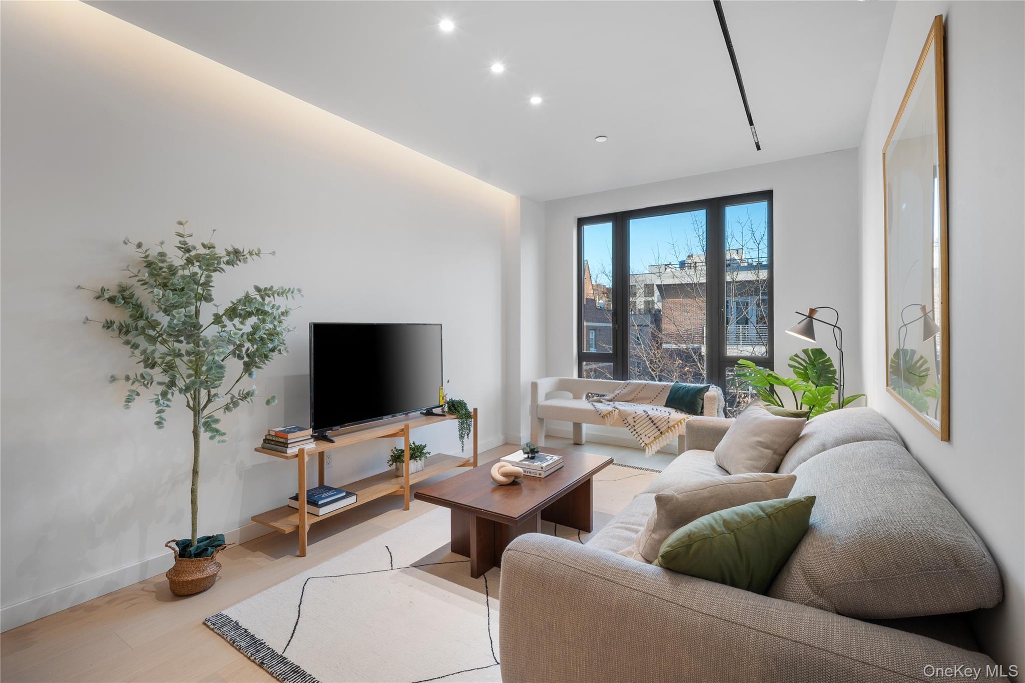 Condo 72nd  Queens, NY 11375, MLS-963261-24