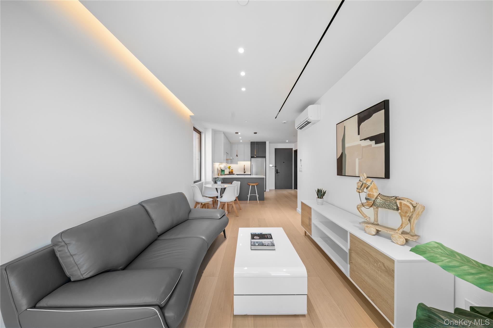 Condo 72nd  Queens, NY 11375, MLS-963261-39