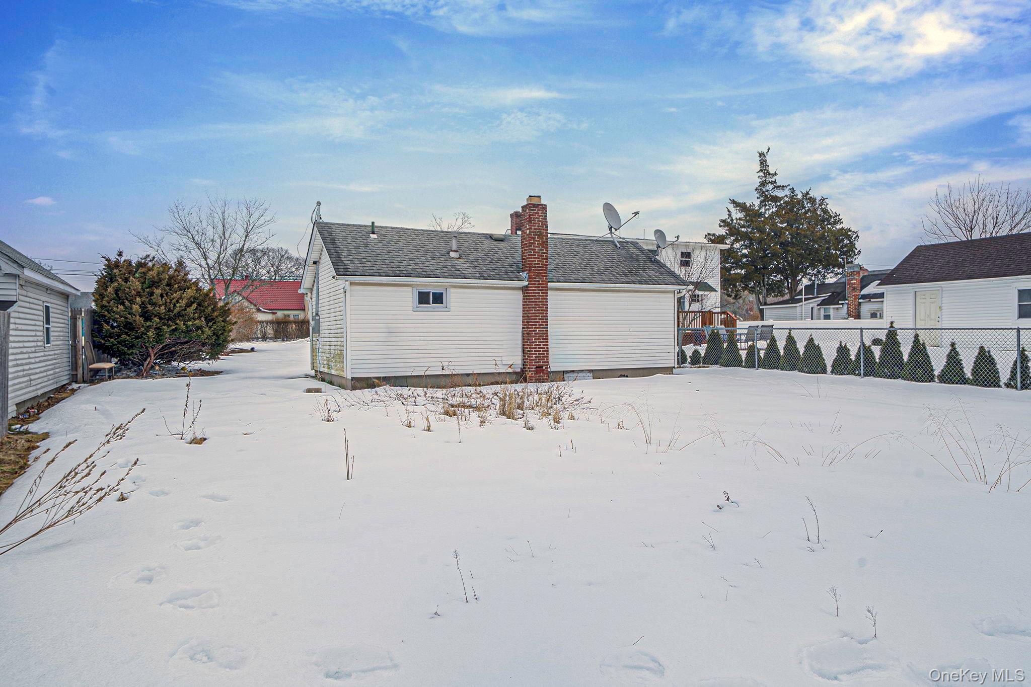 Single Family Woodcrest  Suffolk County, NY 11901, MLS-963275-18