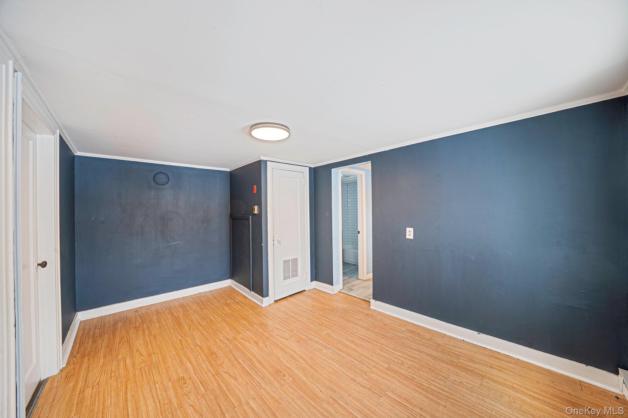 Single Family Woodcrest  Suffolk County, NY 11901, MLS-963275-3