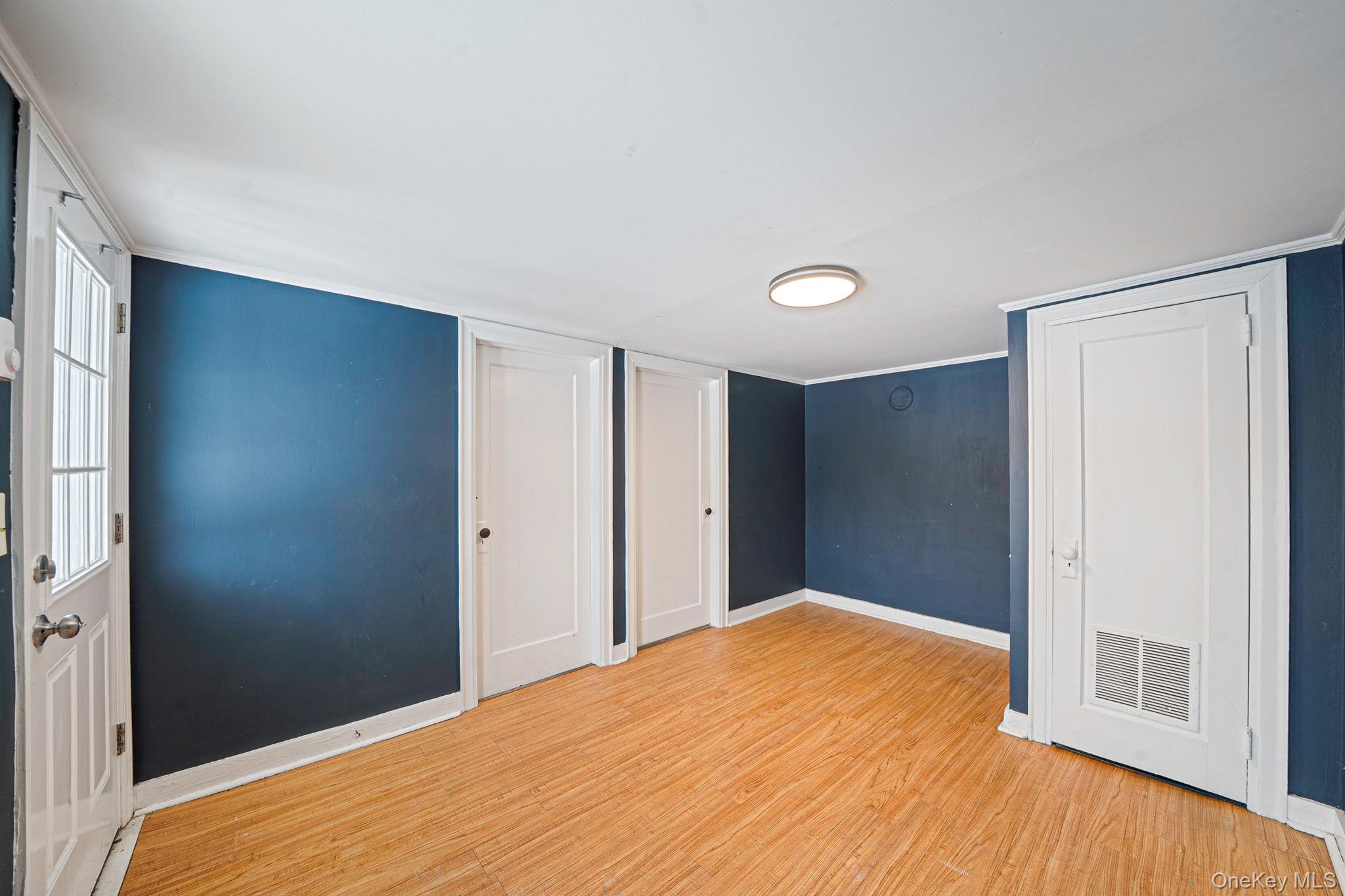 Single Family Woodcrest  Suffolk County, NY 11901, MLS-963275-5