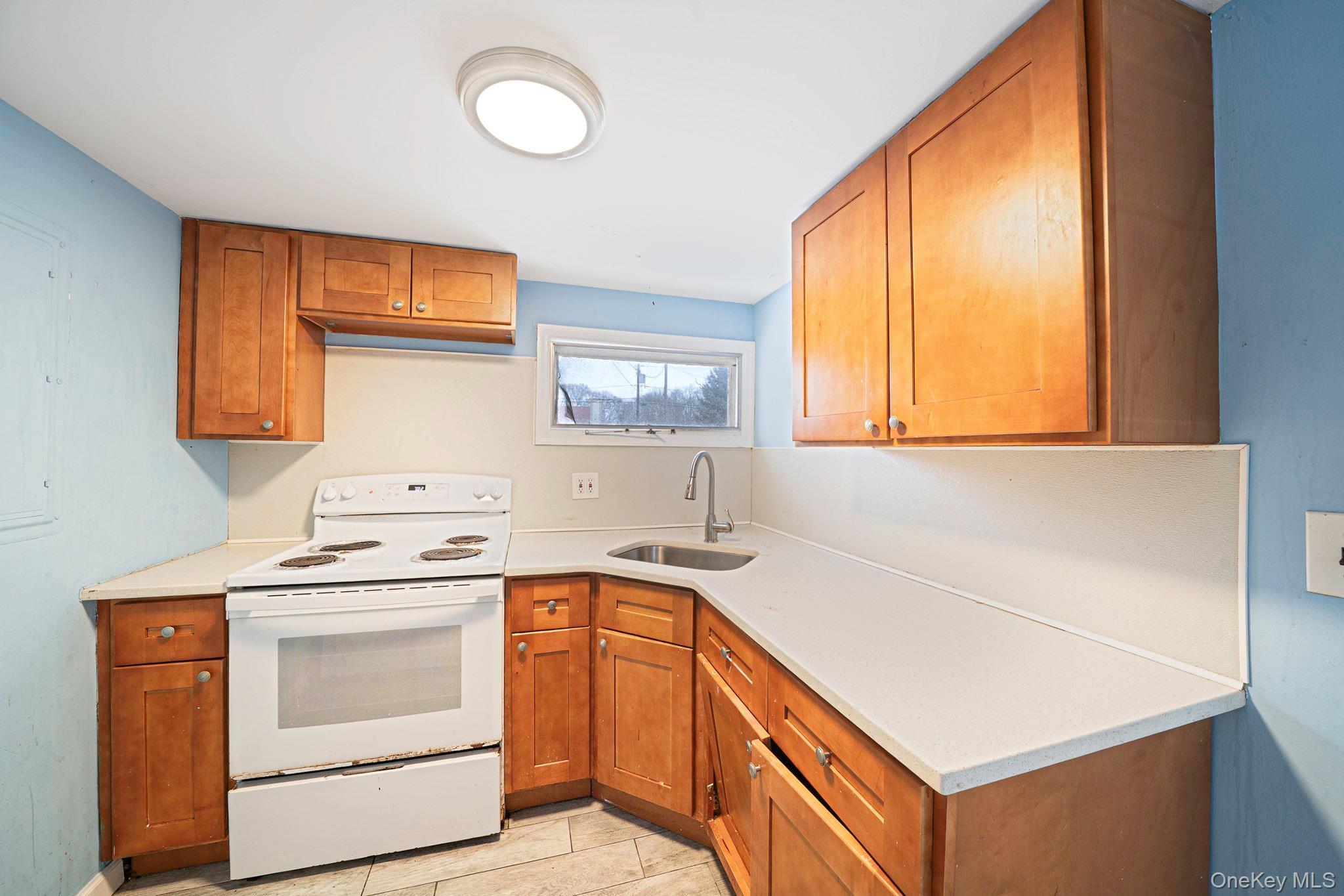 Single Family Woodcrest  Suffolk County, NY 11901, MLS-963275-9