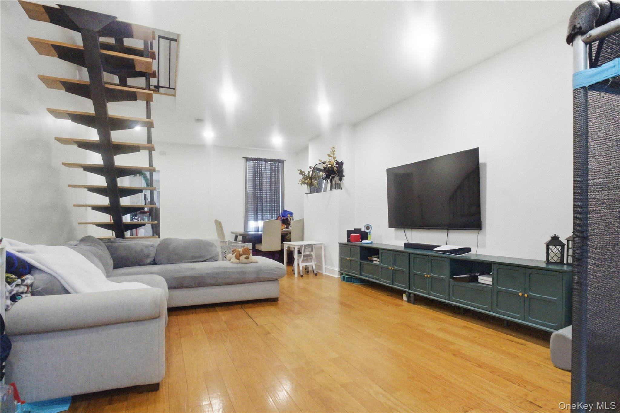 Single Family Street  Out Of Area, NY 08611, MLS-963277-2