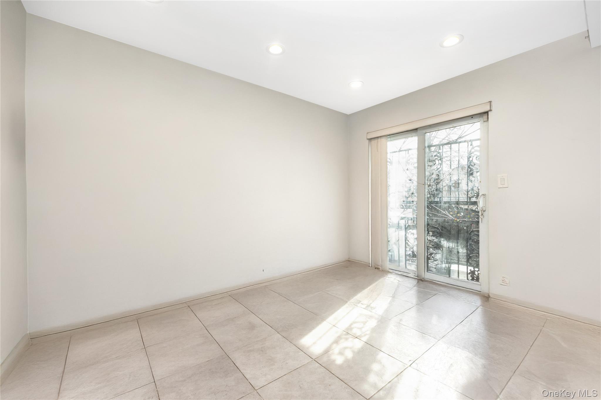 Single Family 58th Queens, NY 11378, MLS-963291-12