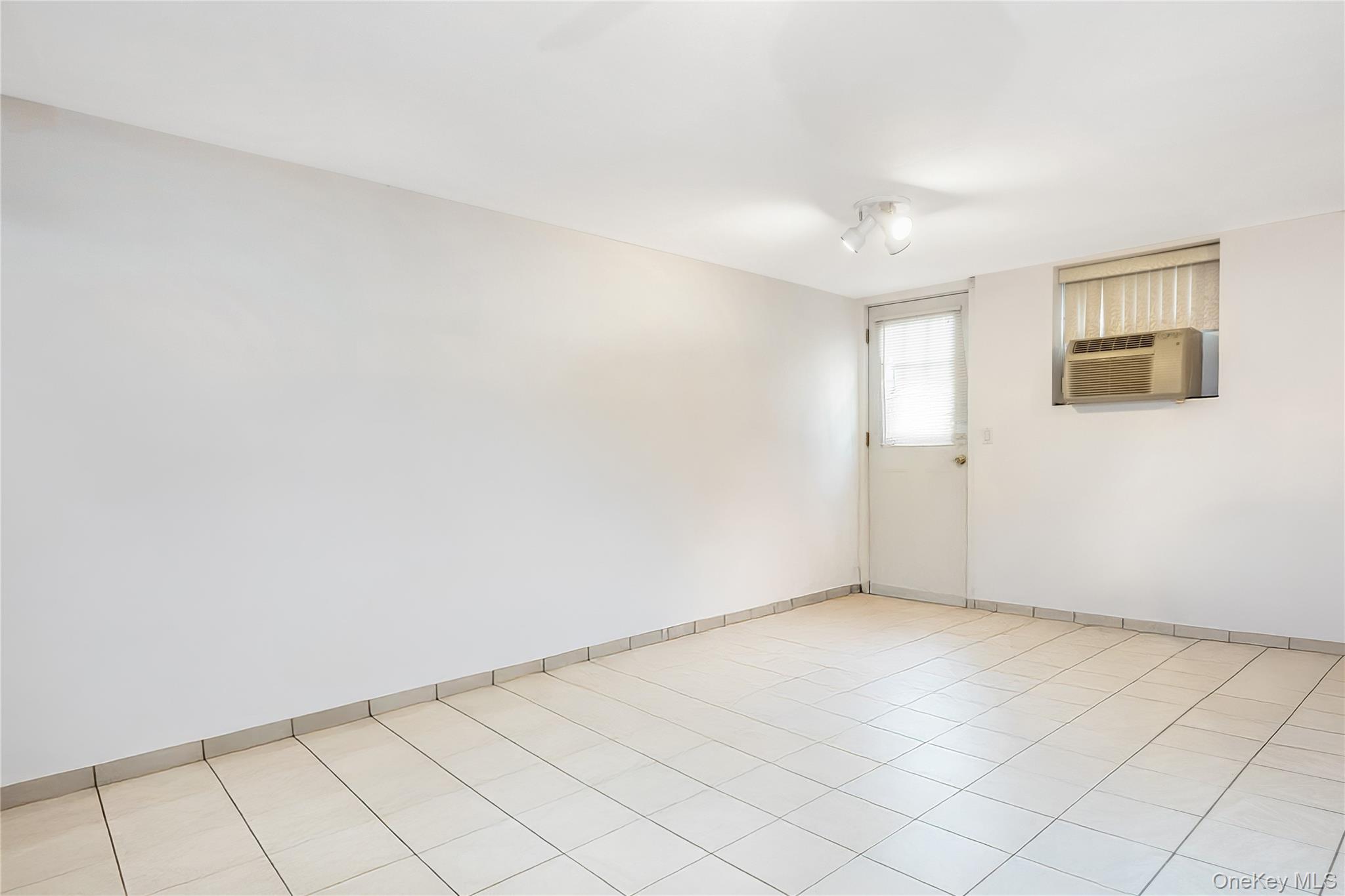 Single Family 58th Queens, NY 11378, MLS-963291-32