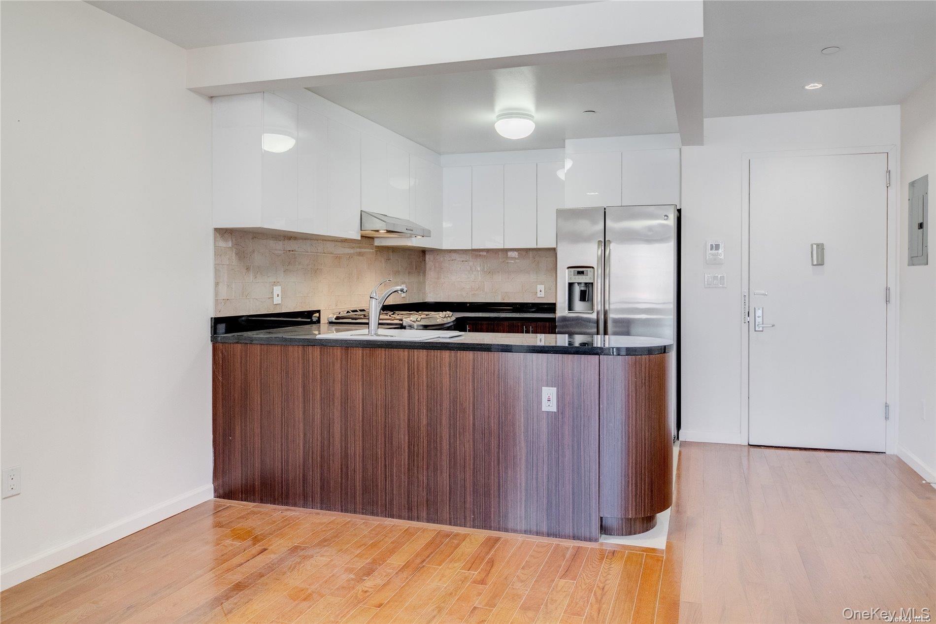 Condo 41st  Queens, NY 11355, MLS-963383-4