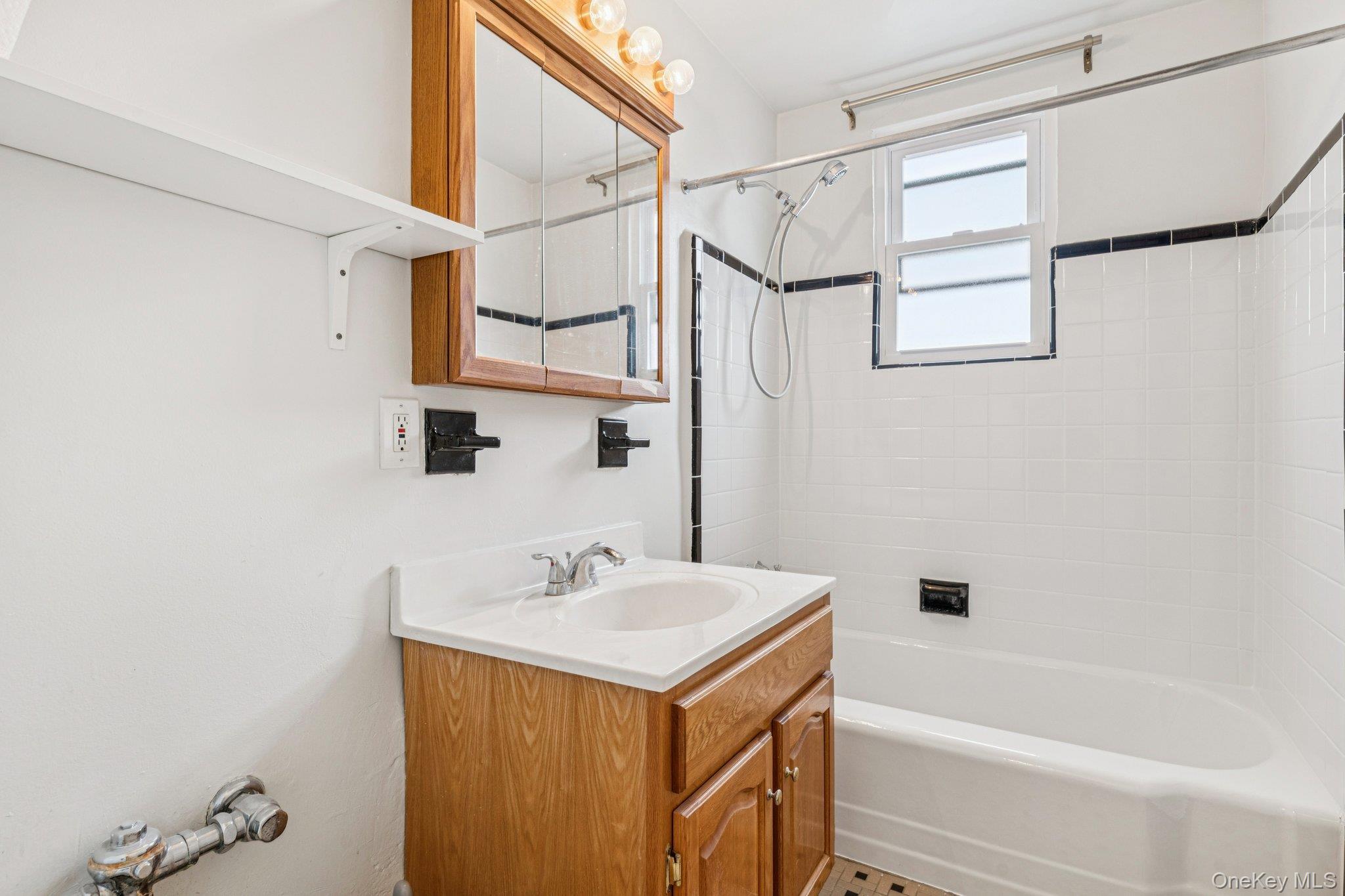 Coop Horton  Nassau County, NY 11501, MLS-963391-9