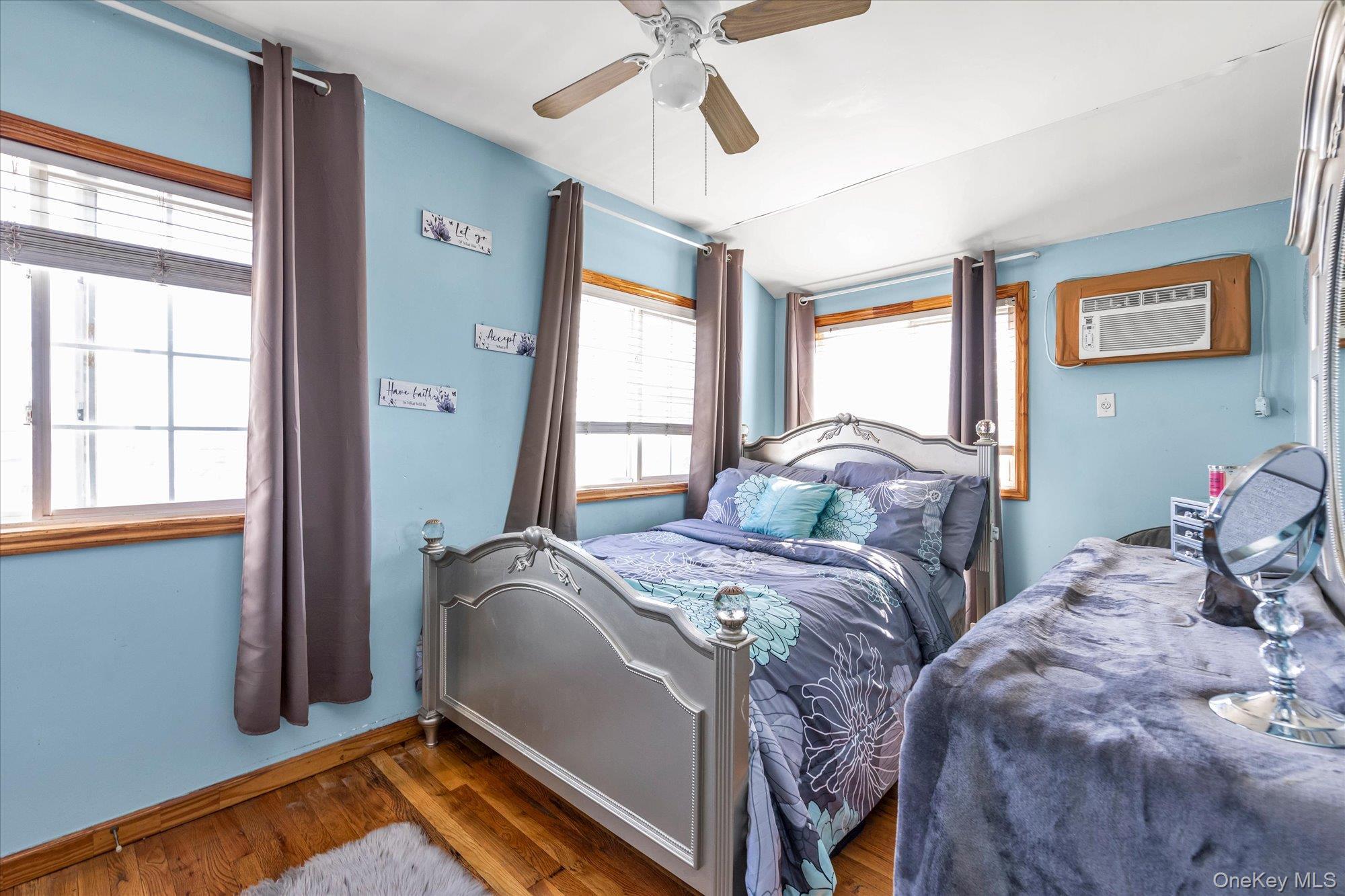 Single Family 201st  Queens, NY 11412, MLS-963433-10