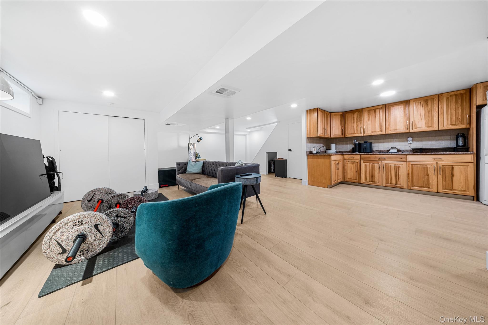 Single Family 73rd  Queens, NY 11370, MLS-963458-16