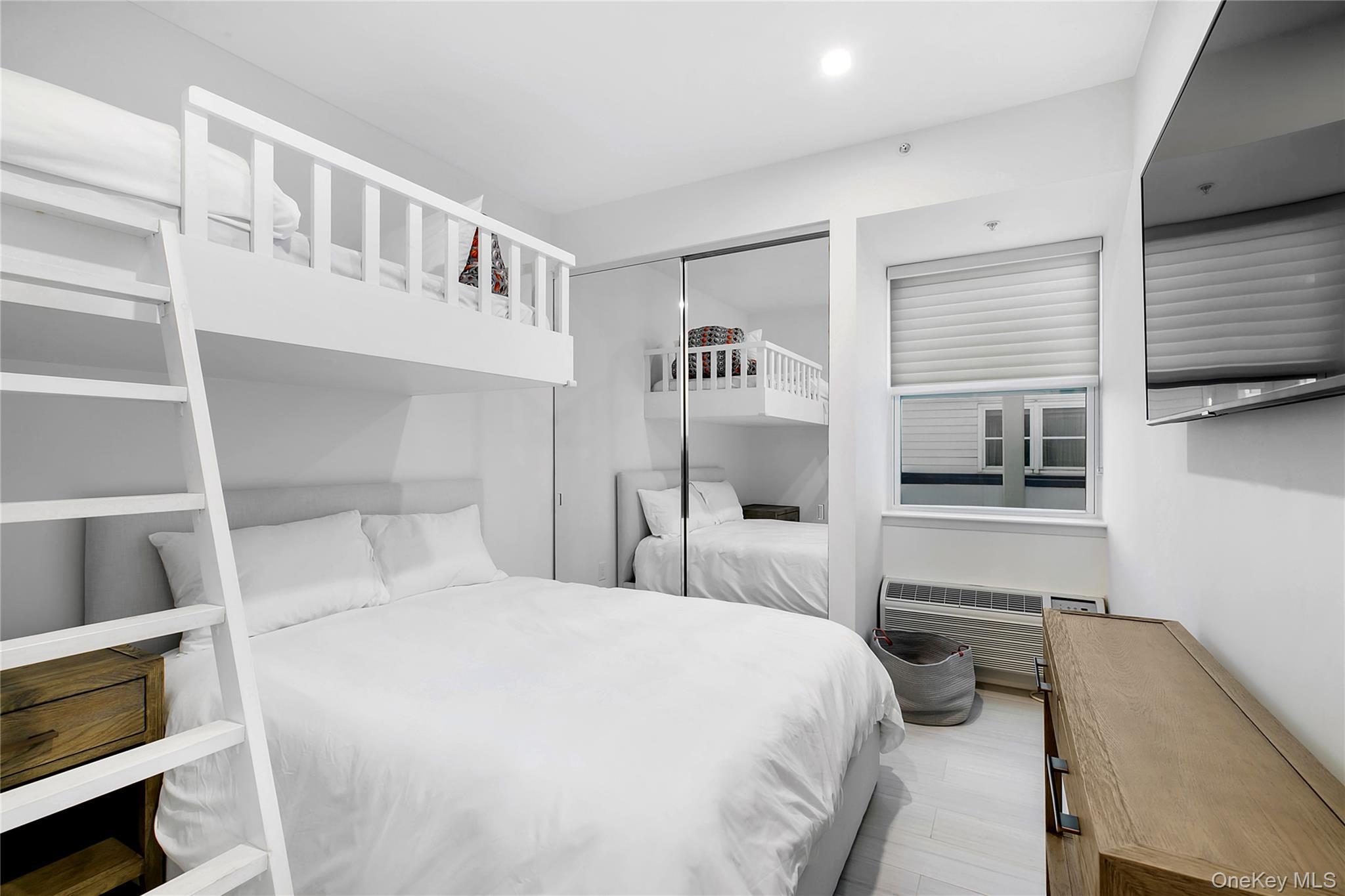 Condo Dune  Suffolk County, NY 11978, MLS-963477-11