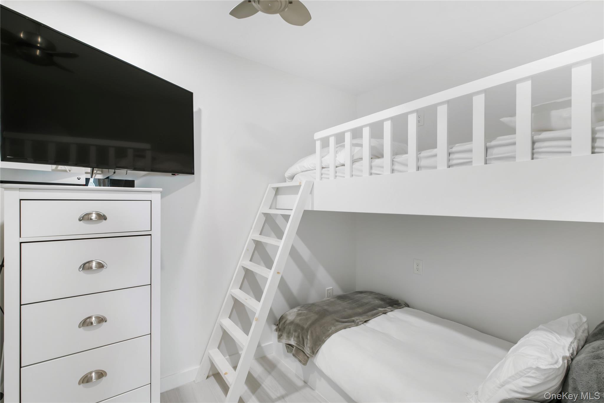 Condo Dune  Suffolk County, NY 11978, MLS-963477-12