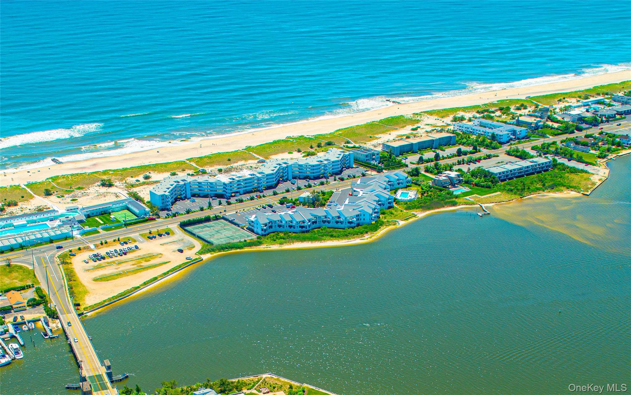 Condo Dune  Suffolk County, NY 11978, MLS-963477-3