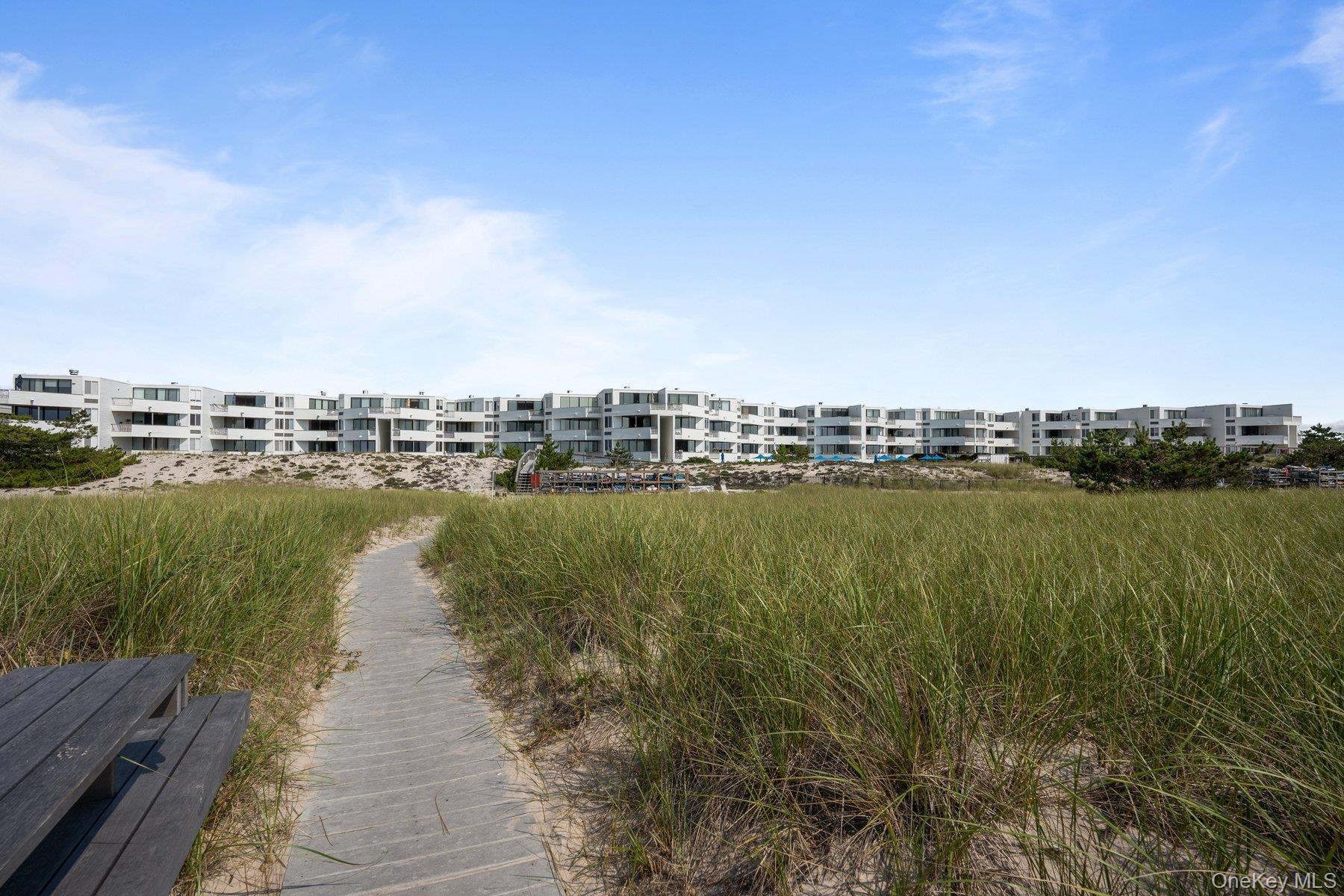 Condo Dune  Suffolk County, NY 11978, MLS-963477-4