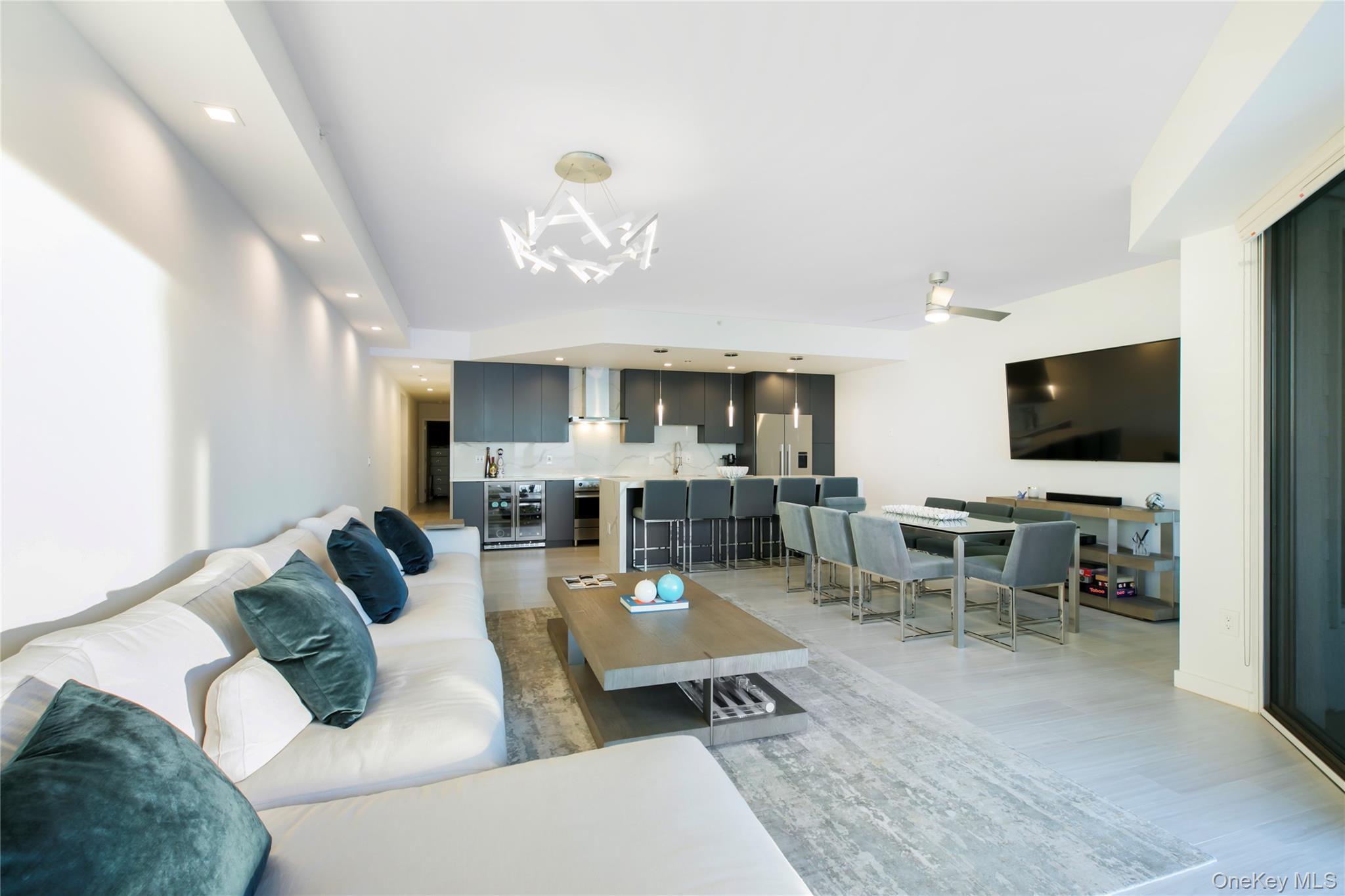 Condo Dune  Suffolk County, NY 11978, MLS-963477-5