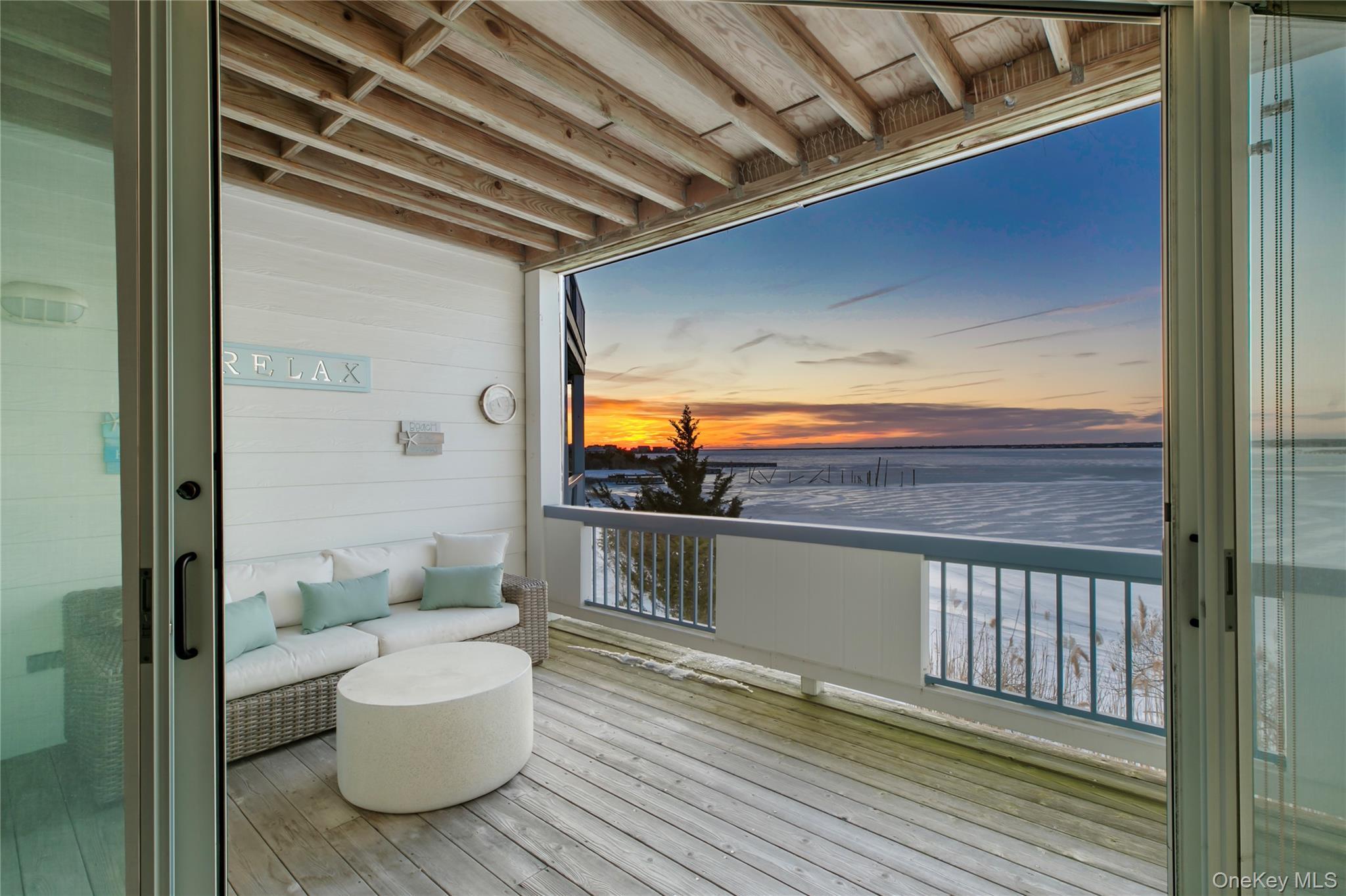 Condo Dune  Suffolk County, NY 11978, MLS-963477-8