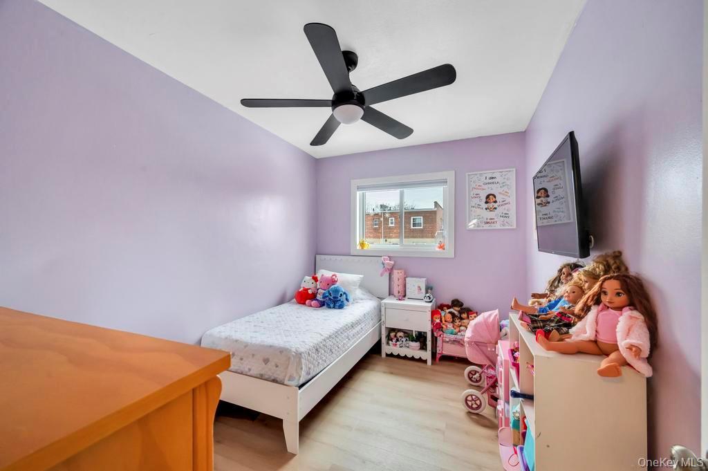 Single Family Balcom  Bronx, NY 10465, MLS-963514-25