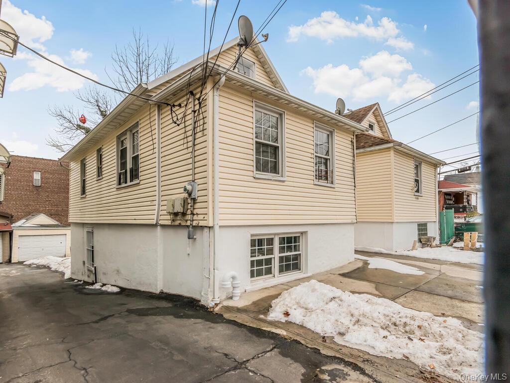 Single Family Bronxwood  Bronx, NY 10469, MLS-963534-3