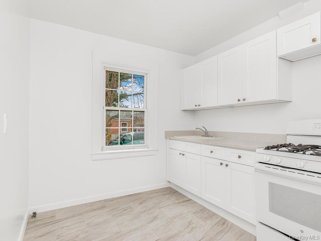 Single Family Bronxwood  Bronx, NY 10469, MLS-963534-8