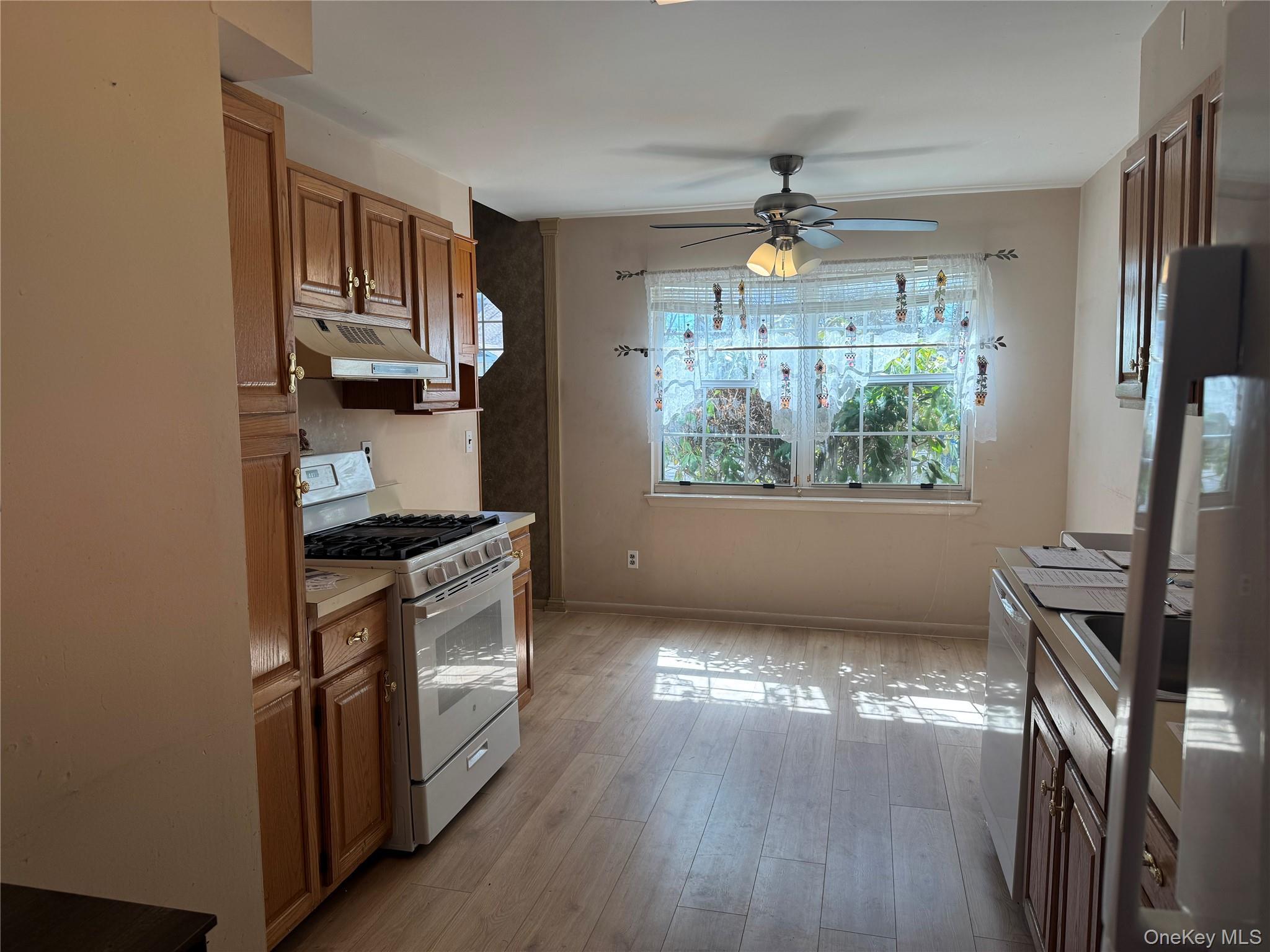 Condo Race  Suffolk County, NY 11769, MLS-963579-7