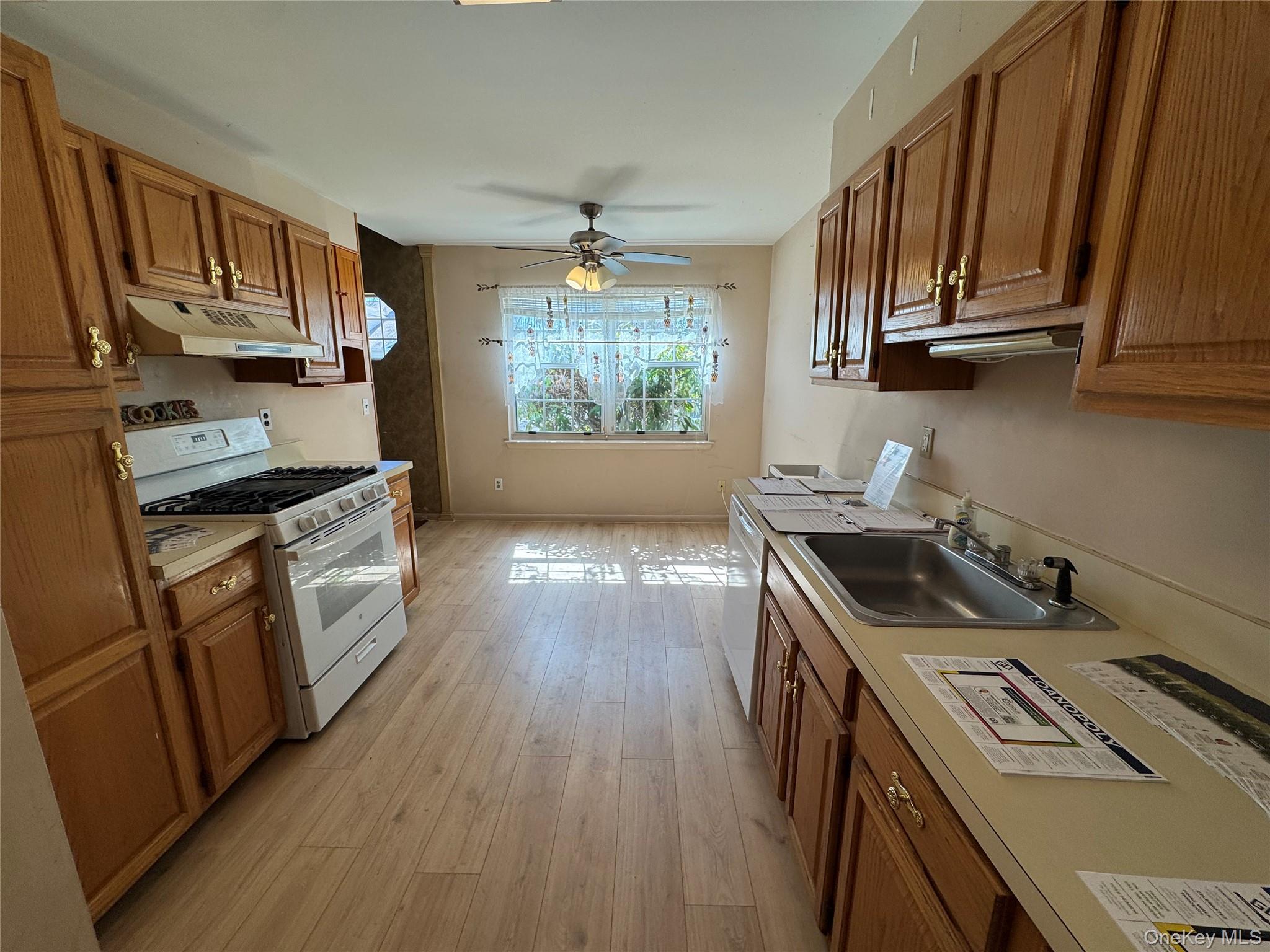 Condo Race  Suffolk County, NY 11769, MLS-963579-9