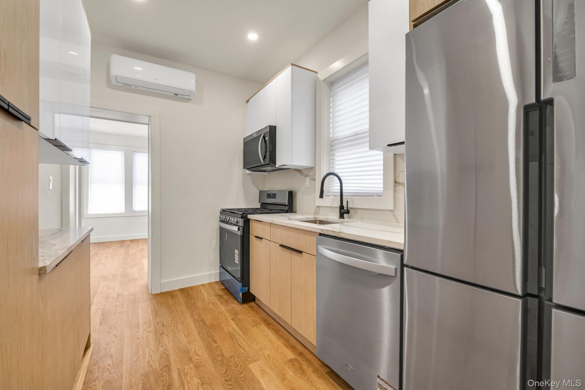 Single Family Gillespie  Bronx, NY 10461, MLS-963612-10