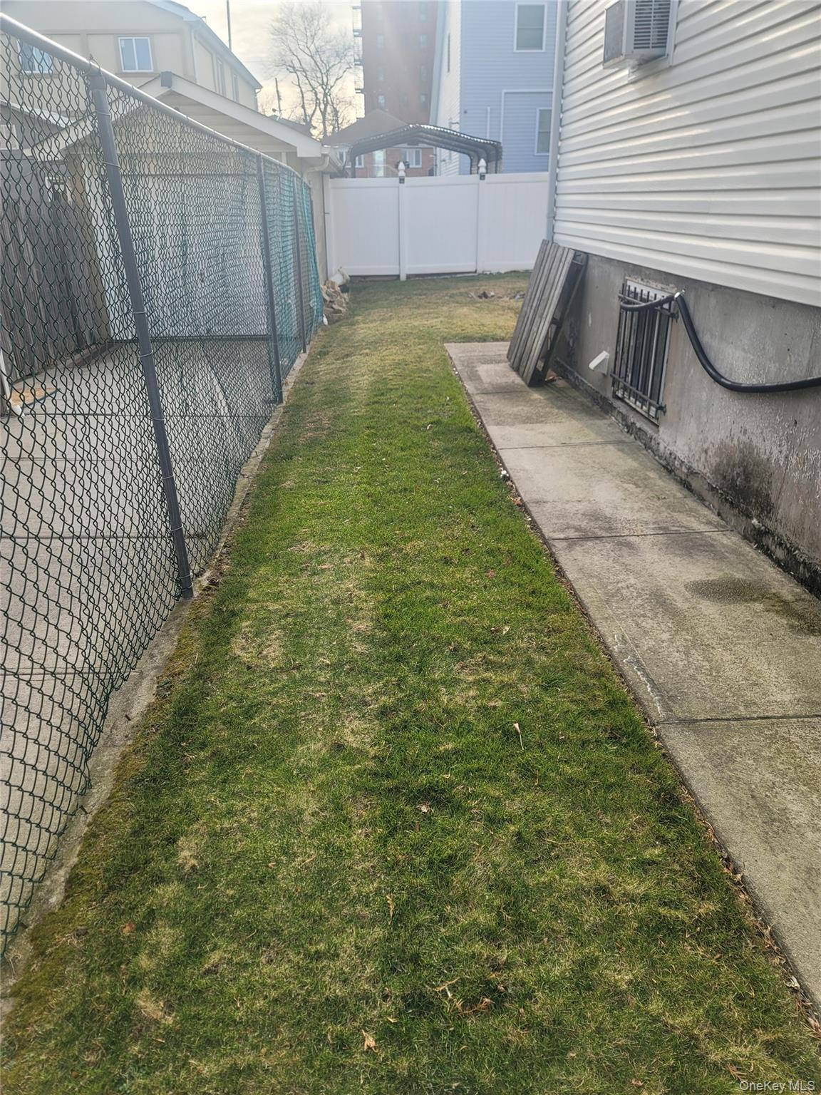 Single Family Falcon  Queens, NY 11691, MLS-963667-40