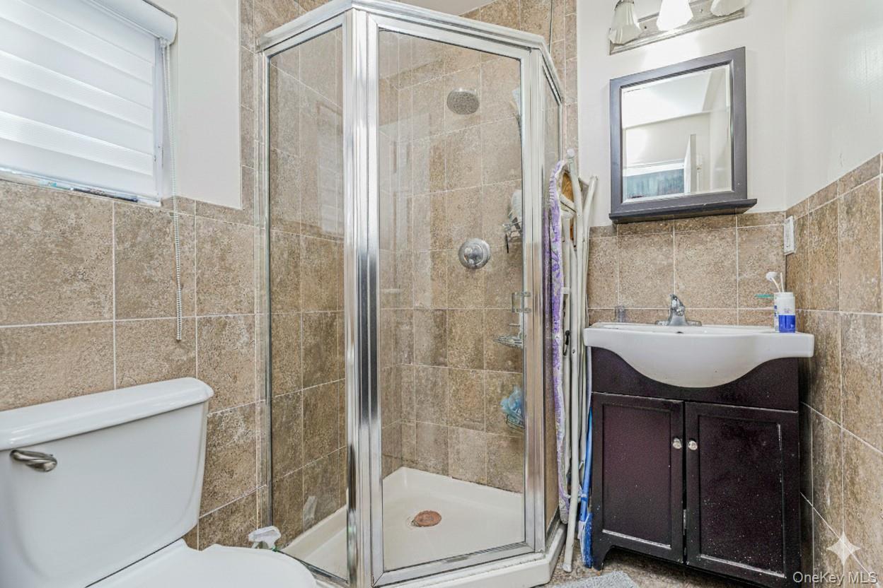 Single Family Llewellyn  Staten Island, NY 10310, MLS-963704-21