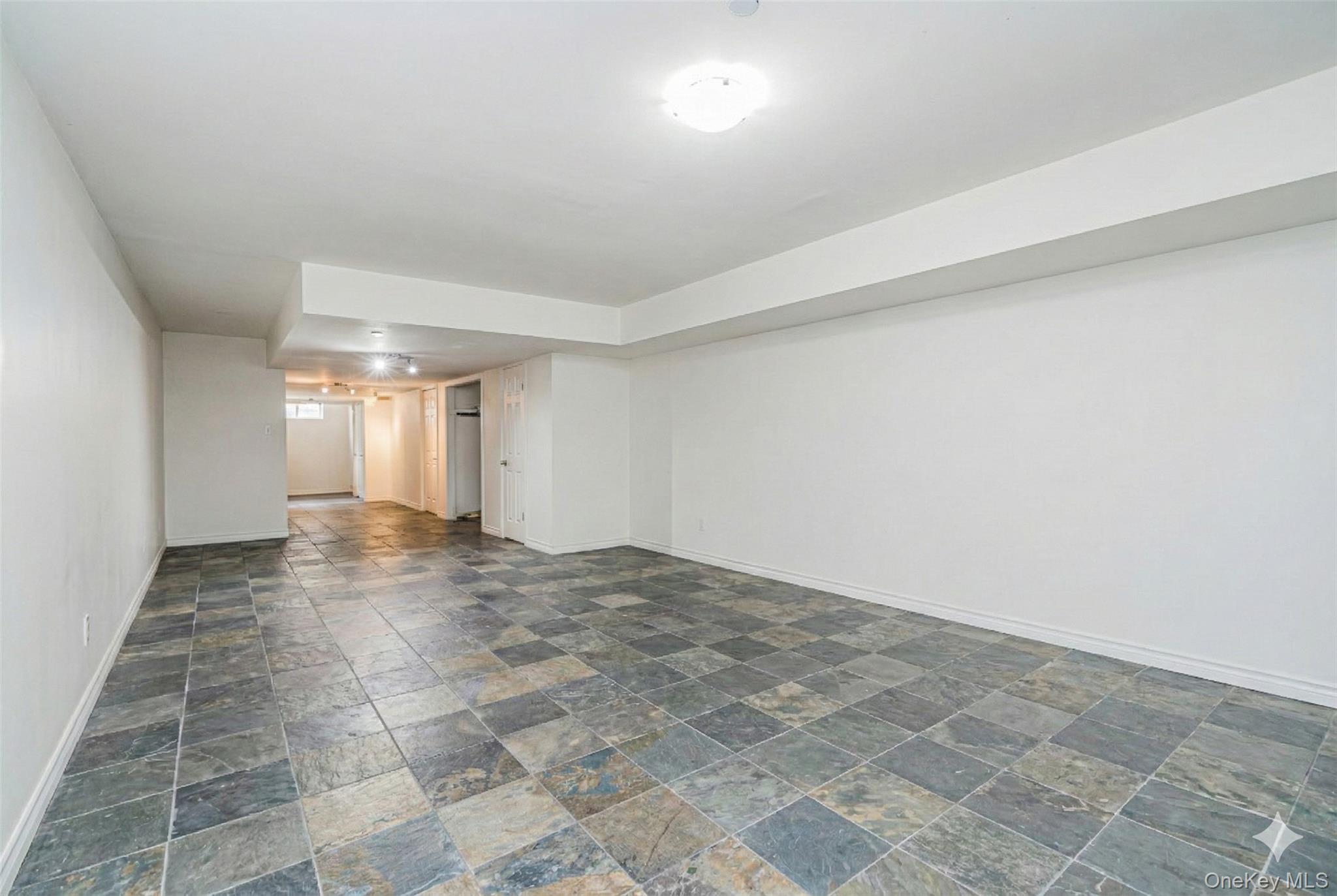 Single Family Llewellyn  Staten Island, NY 10310, MLS-963704-22