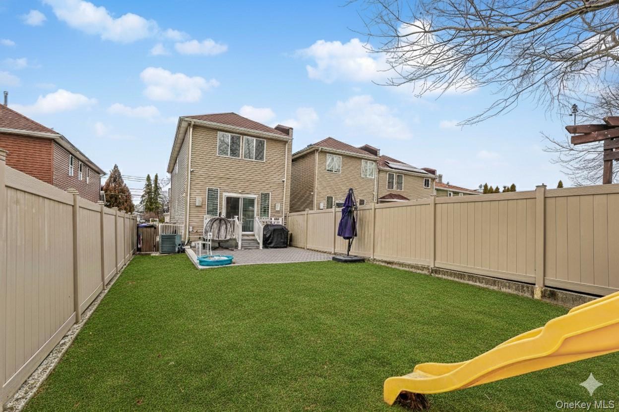 Single Family Llewellyn  Staten Island, NY 10310, MLS-963704-28