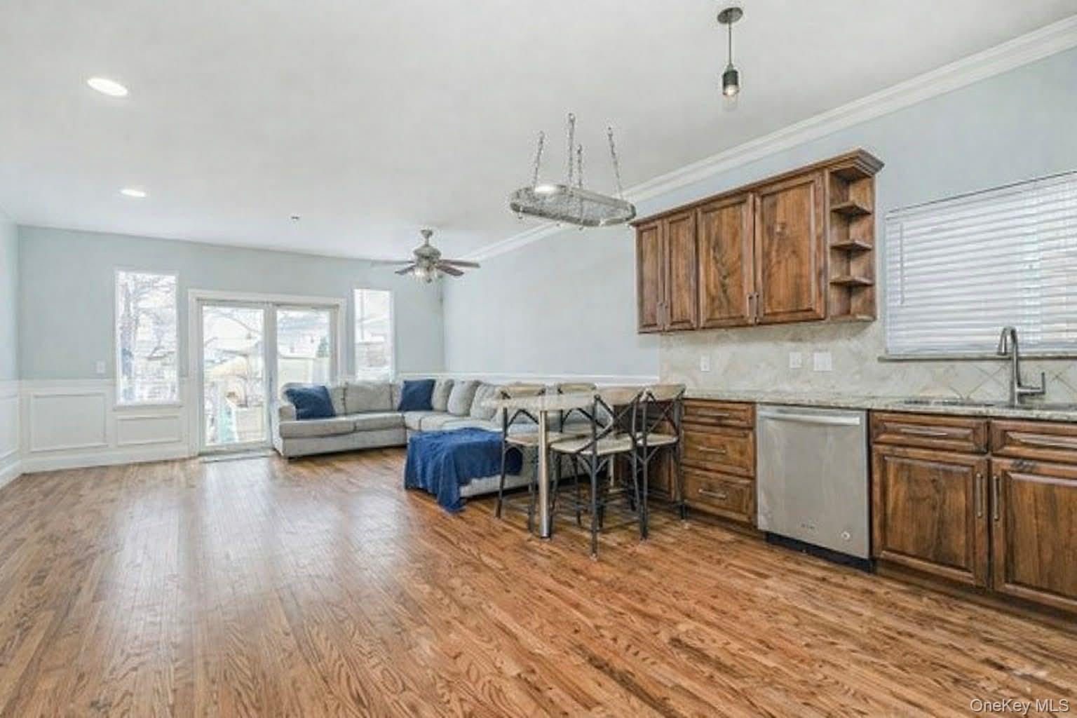 Single Family Llewellyn  Staten Island, NY 10310, MLS-963704-9