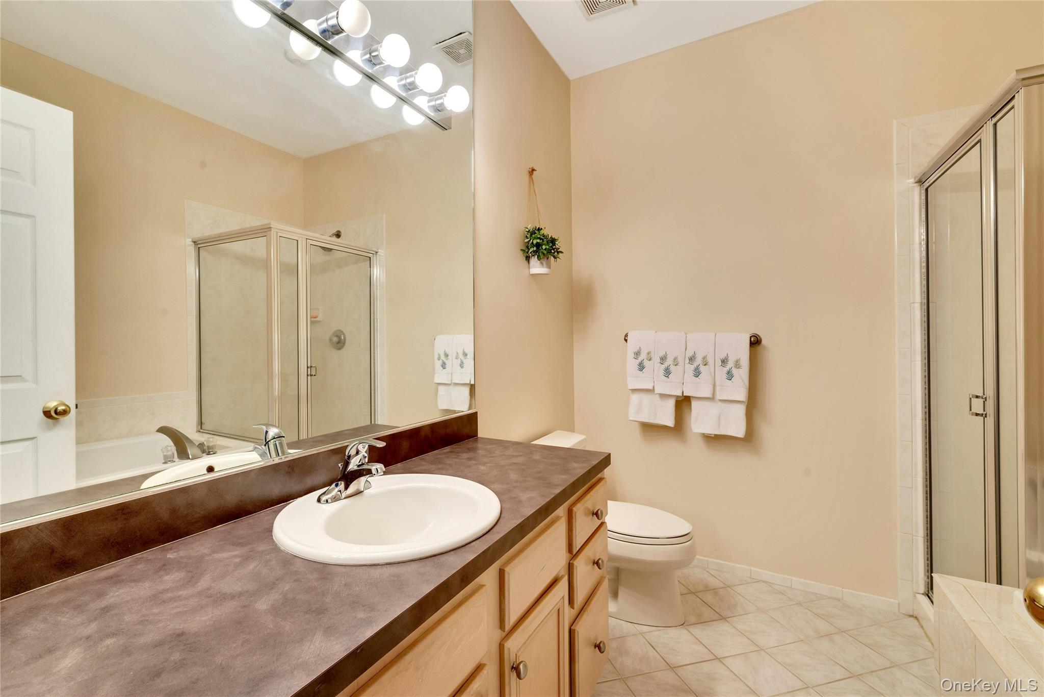 Condo Highland Suffolk County, NY 11955, MLS-963708-22