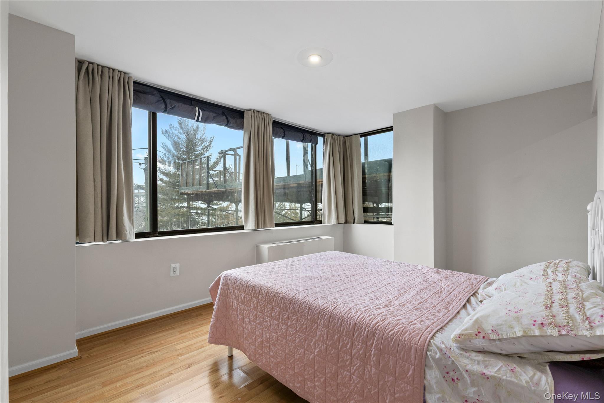 Condo Johnson Bronx, NY 10463, MLS-963722-14