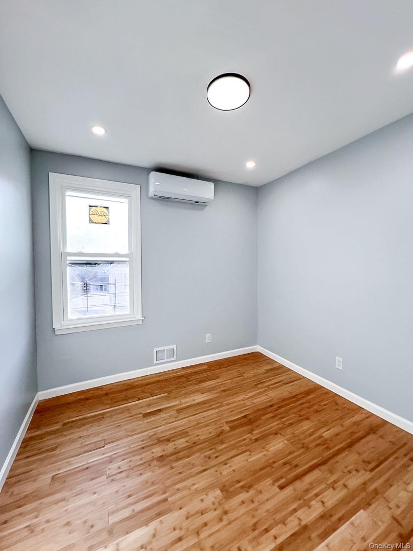 Single Family Warren  Staten Island, NY 10304, MLS-963730-16