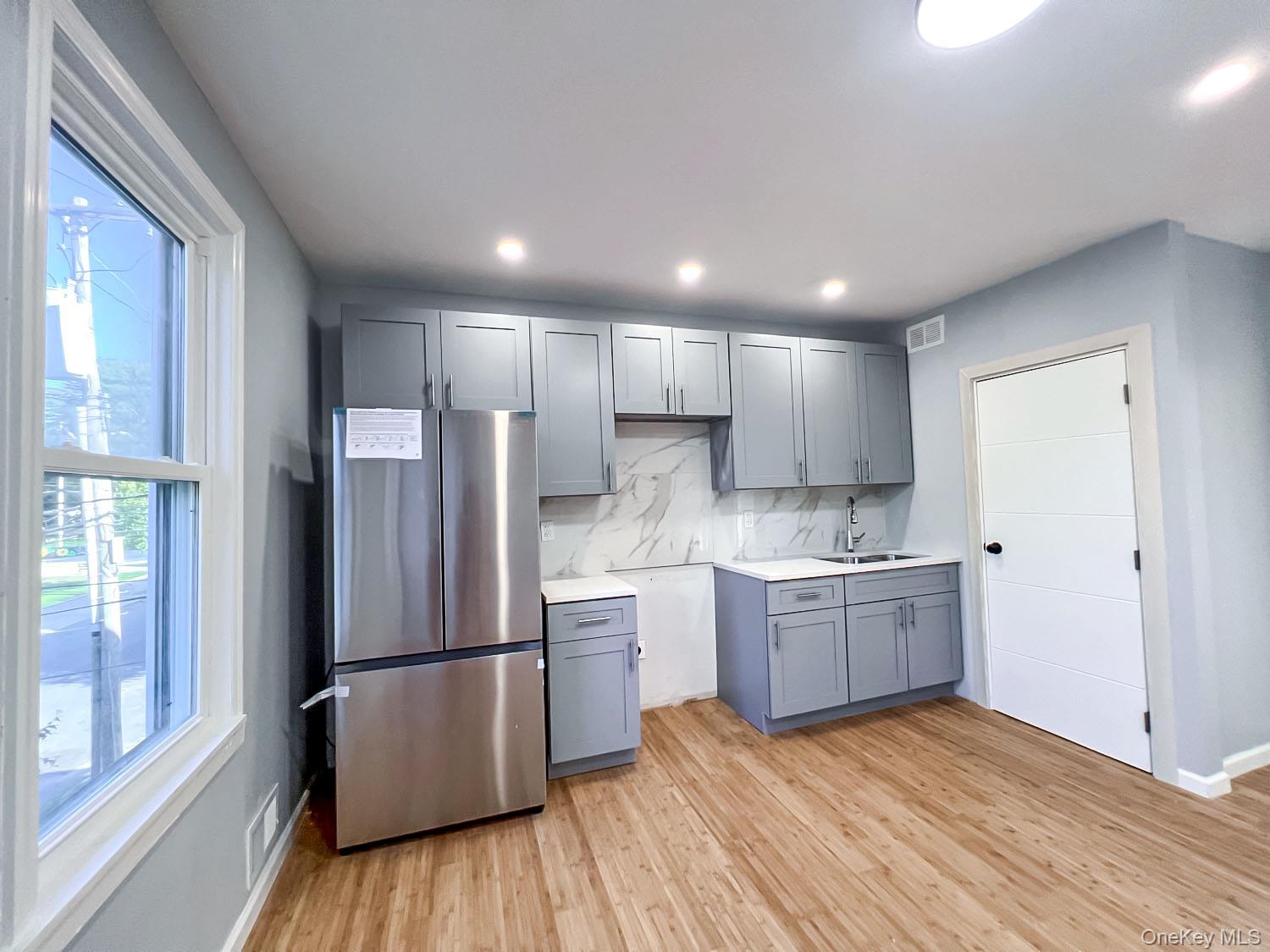 Single Family Warren  Staten Island, NY 10304, MLS-963730-4