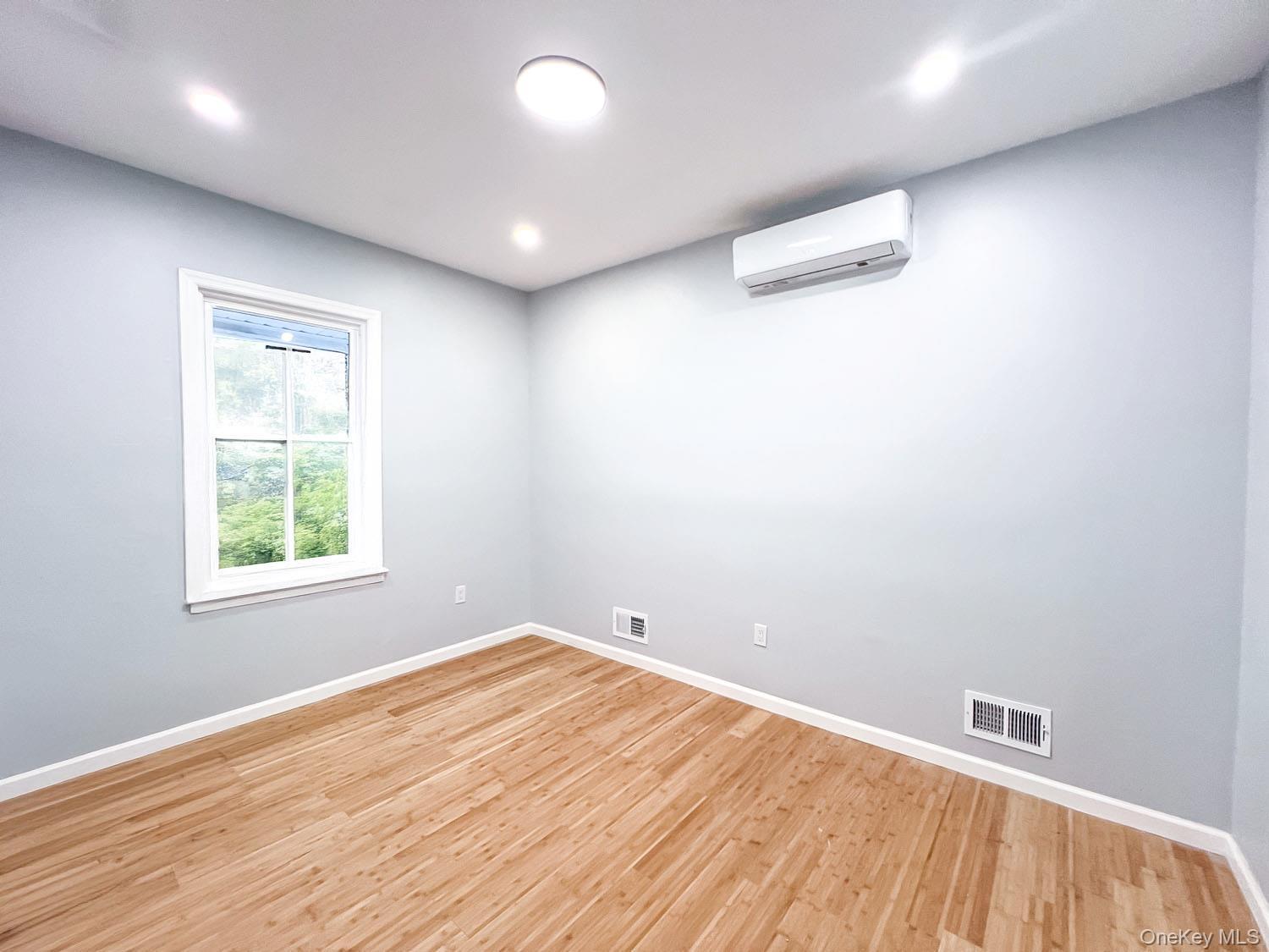 Single Family Warren  Staten Island, NY 10304, MLS-963730-5