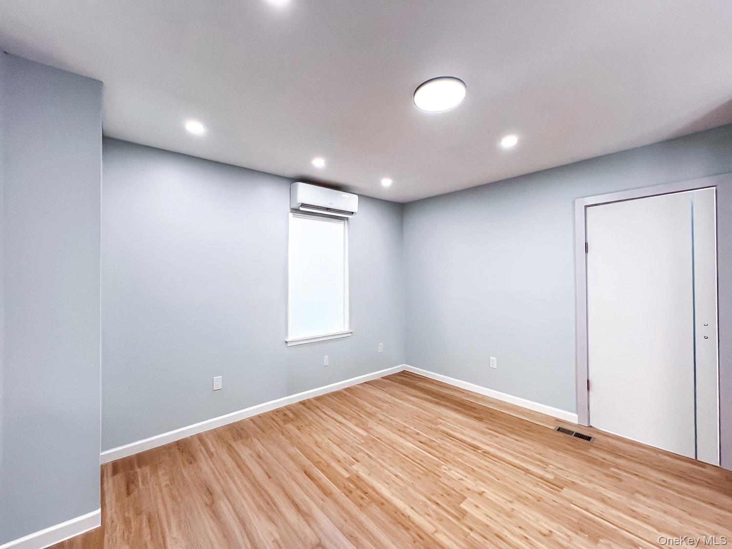 Single Family Warren  Staten Island, NY 10304, MLS-963730-7