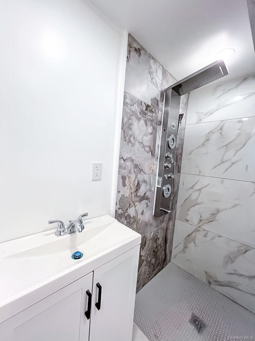 Single Family Warren  Staten Island, NY 10304, MLS-963730-9