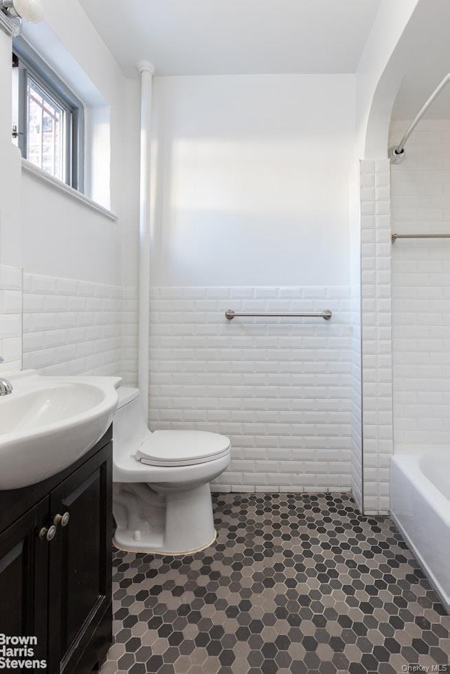 Coop Post Bronx, NY 10471, MLS-963750-16