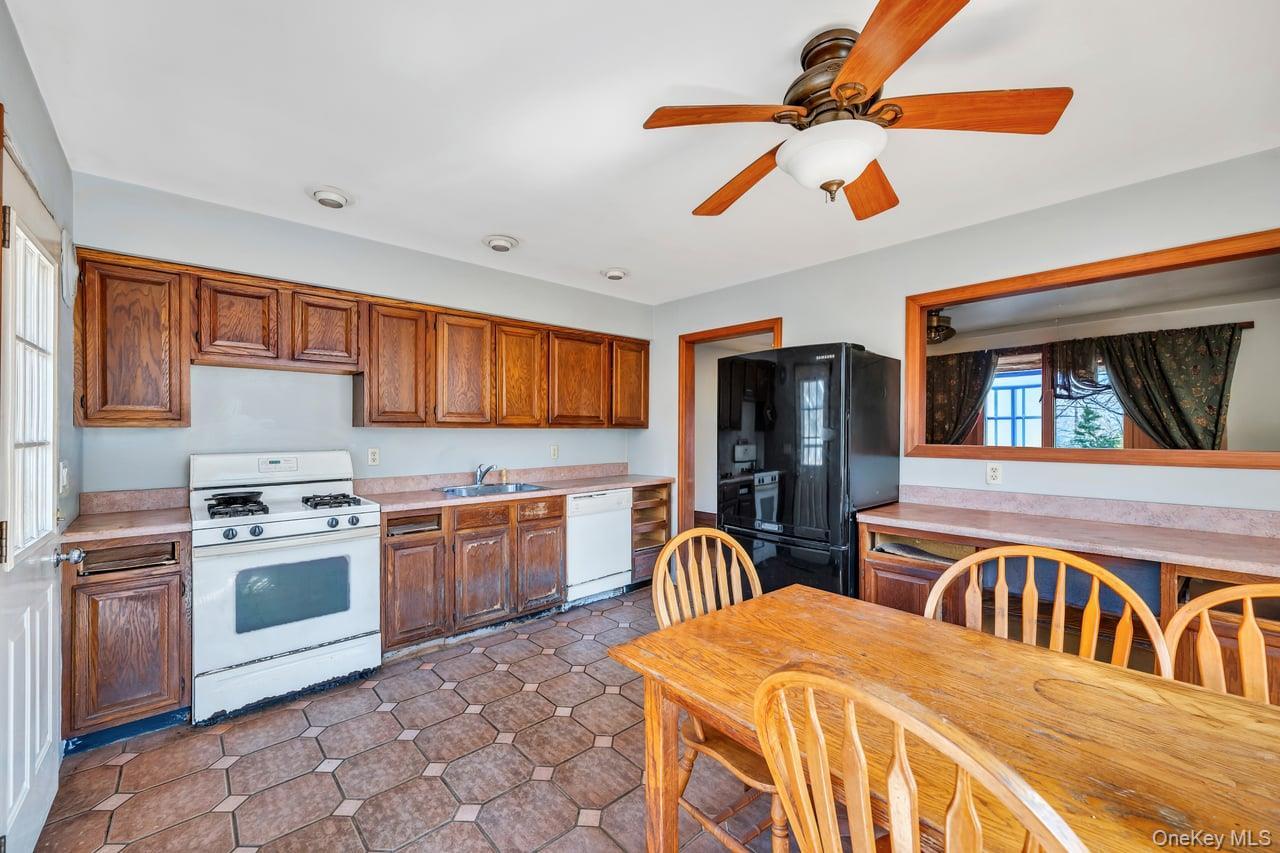 Single Family Locust  Suffolk County, NY 11716, MLS-963794-17