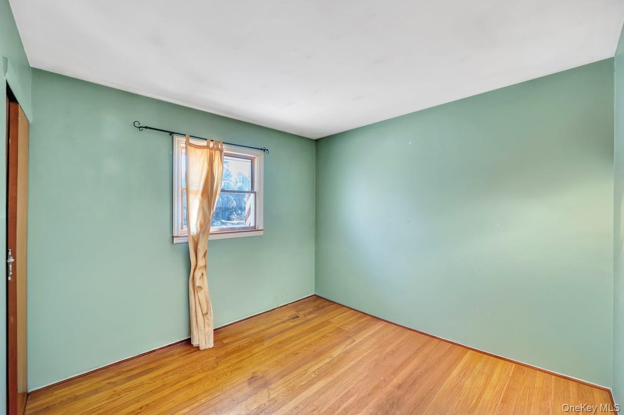 Single Family Locust  Suffolk County, NY 11716, MLS-963794-25