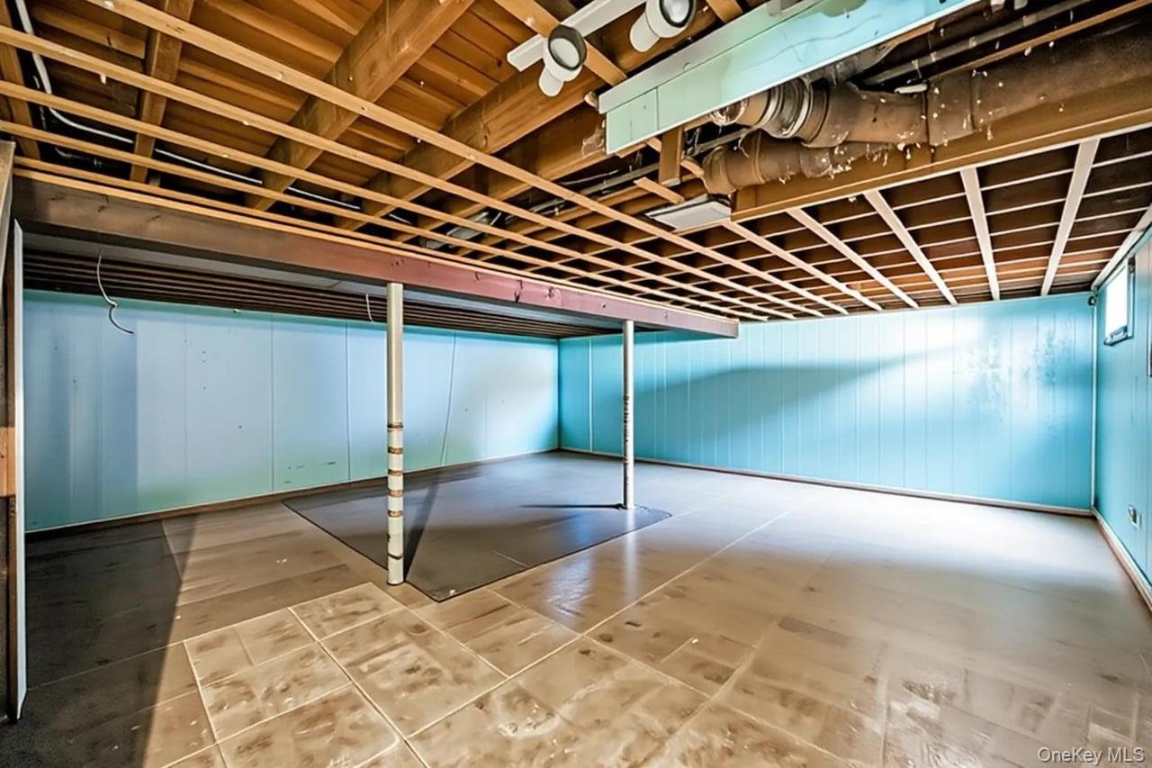 Single Family Locust  Suffolk County, NY 11716, MLS-963794-29