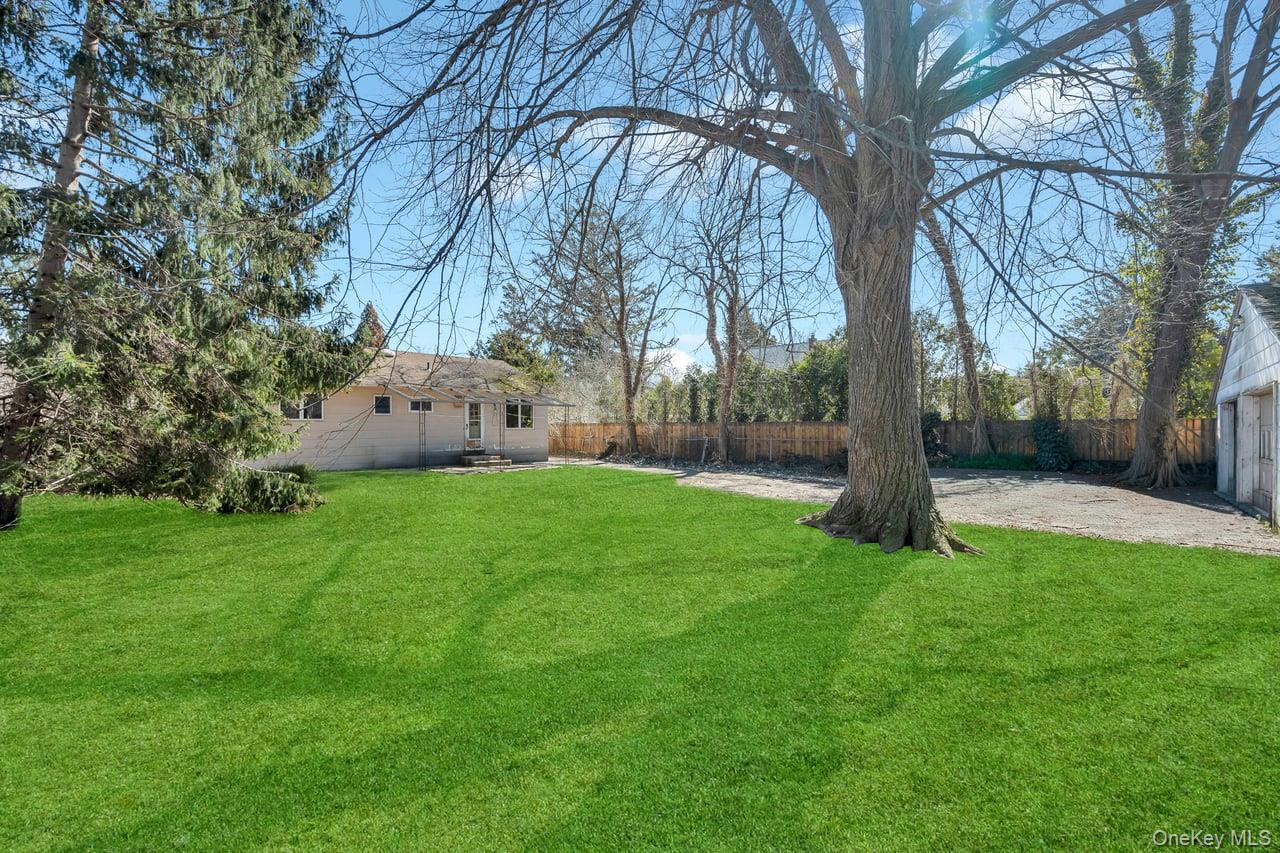 Single Family Locust  Suffolk County, NY 11716, MLS-963794-8