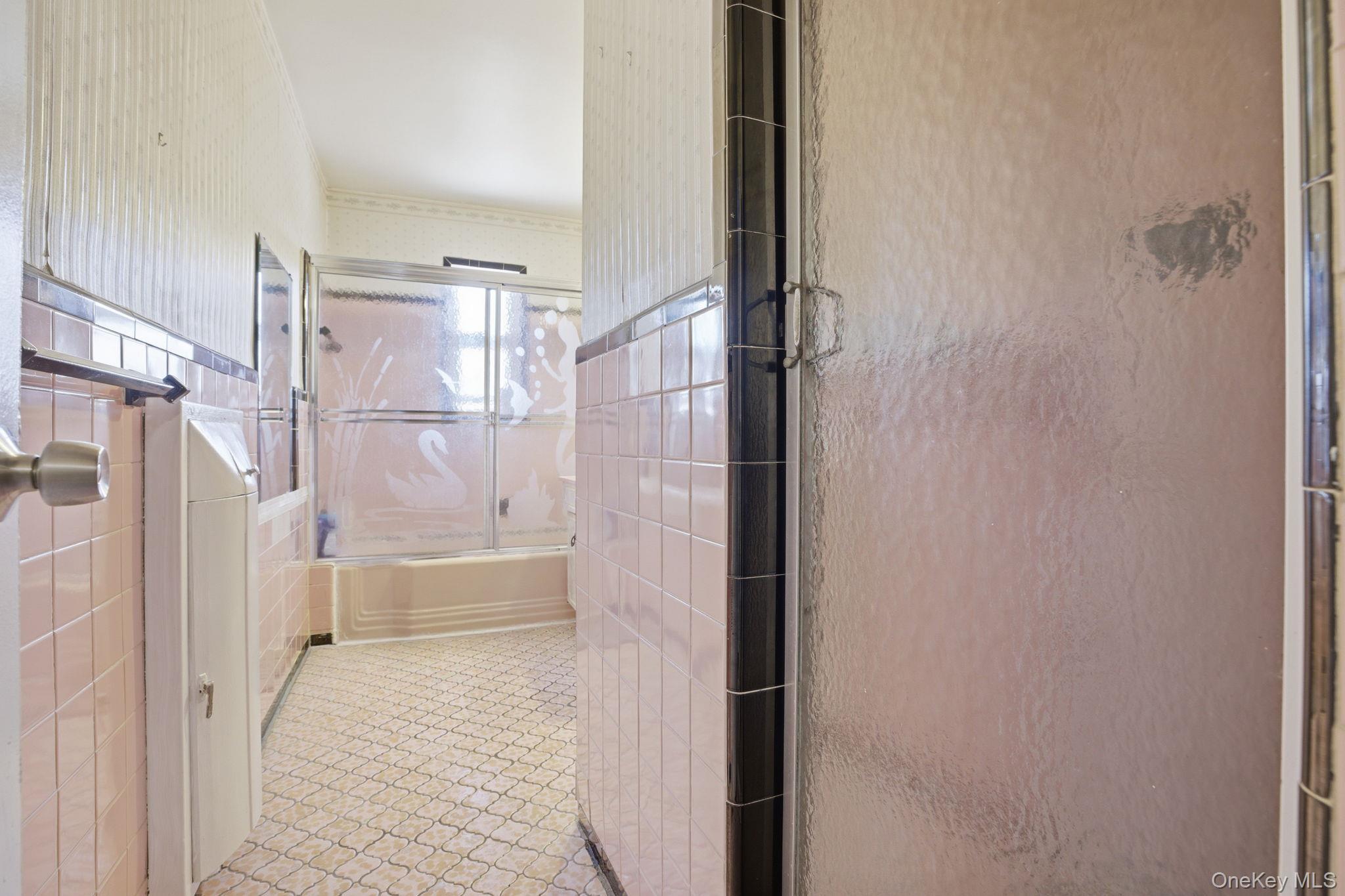 Single Family Bronxwood  Bronx, NY 10469, MLS-963811-12