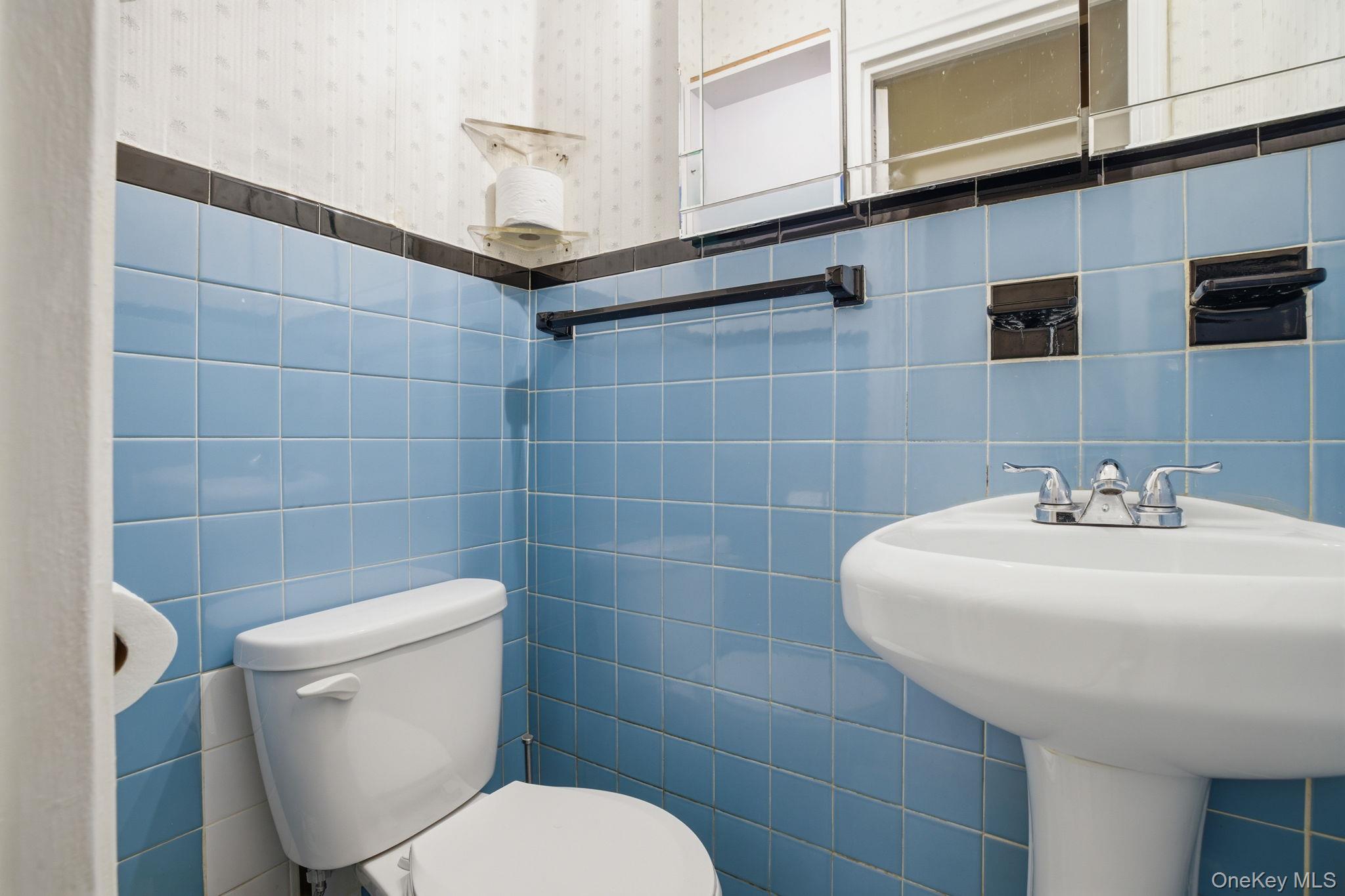 Single Family Bronxwood  Bronx, NY 10469, MLS-963811-14