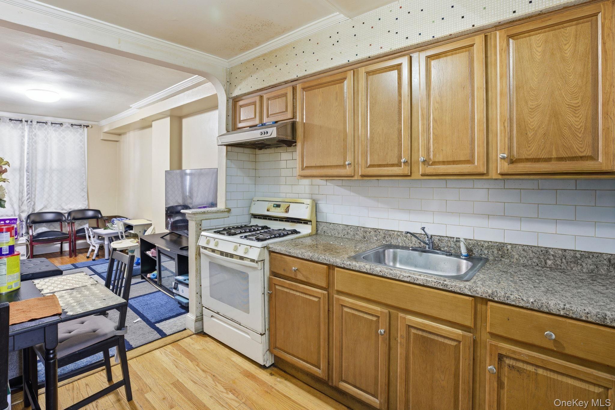 Single Family Bronxwood  Bronx, NY 10469, MLS-963811-15